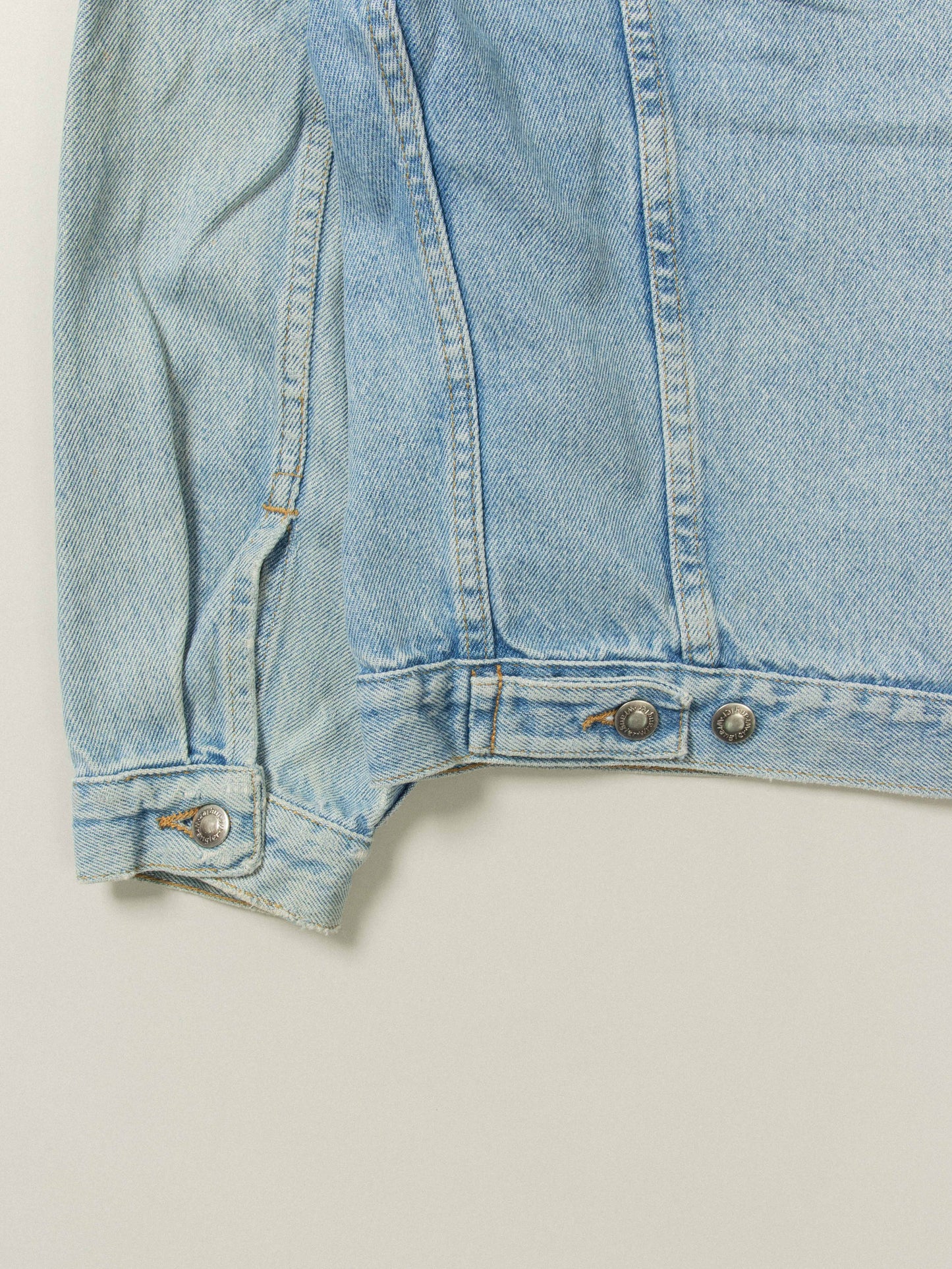 Vtg 1980s Wrangler 'No Fault' Denim Jacket - Made in USA (L)