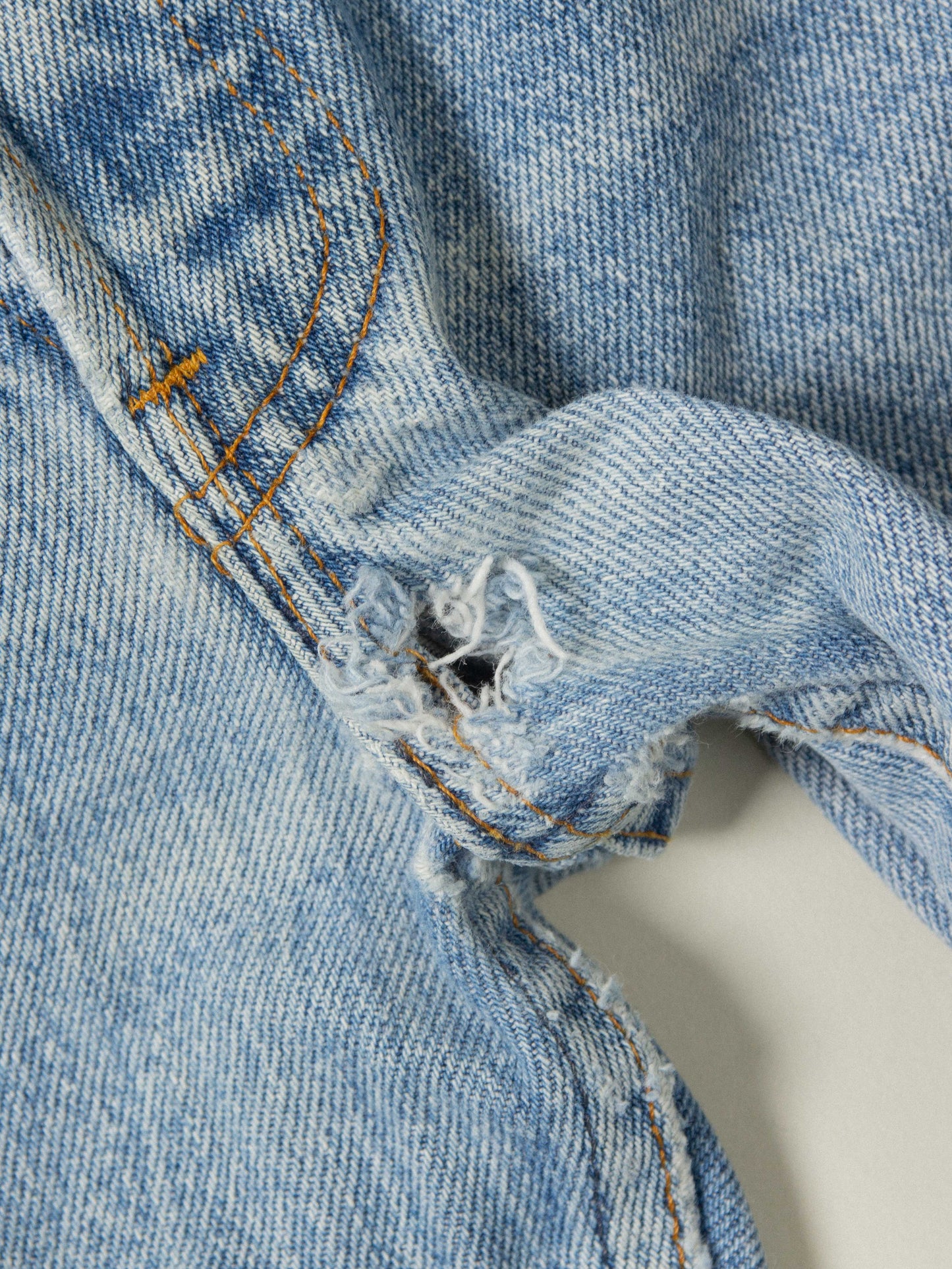 Vtg 1980s Levi's 501 - Made in USA (34x32)