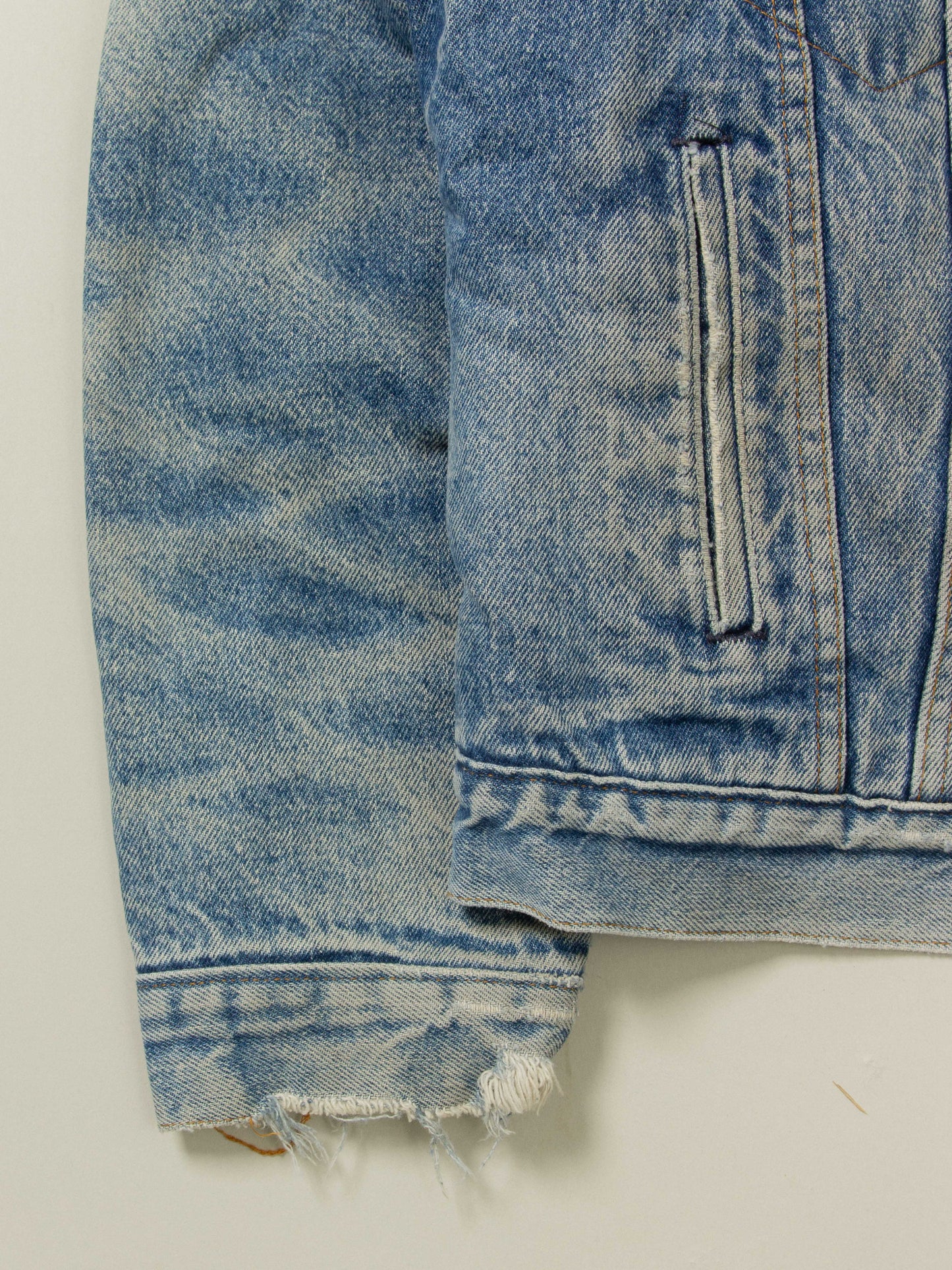 Vtg 1980s Levi's Sherpa Denim Jacket - Made in USA (L)