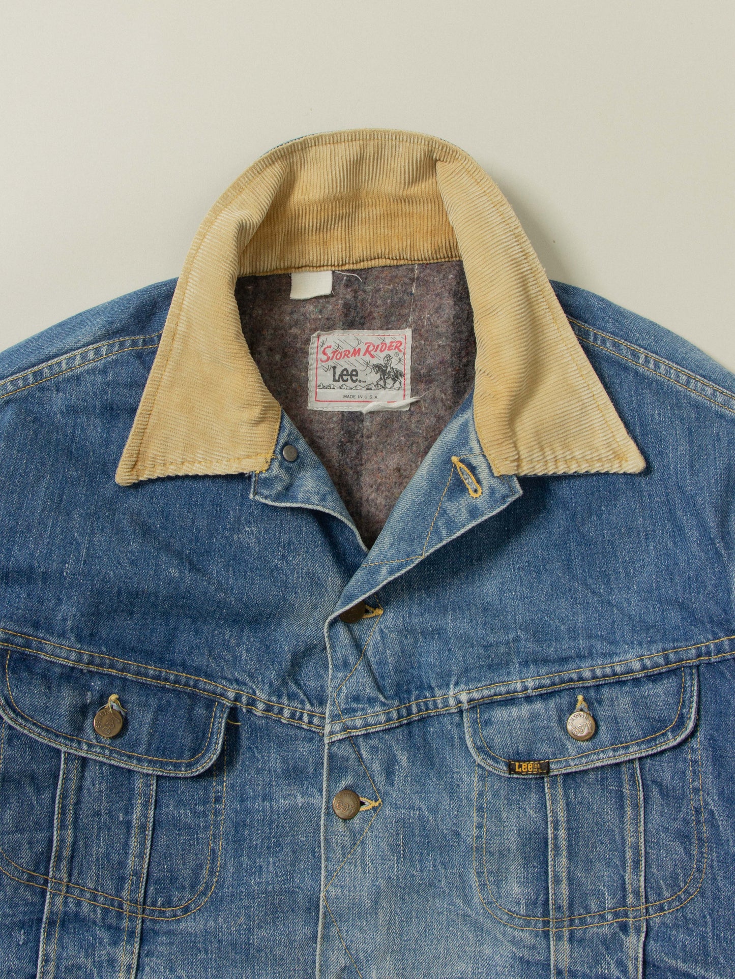 Vtg 1970s Cat-Eye Lee Storm Rider Lined Denim Jacket - Made in USA (L)