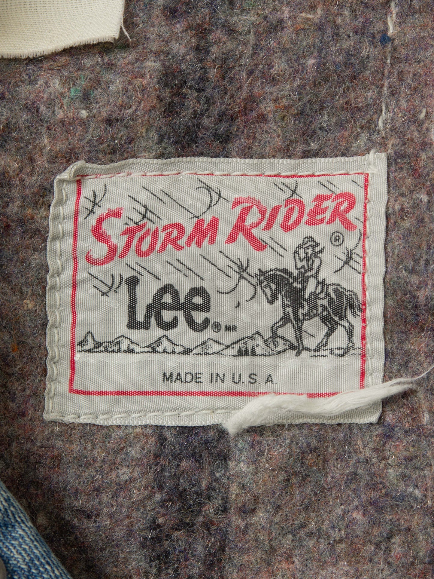 Vtg 1970s Cat-Eye Lee Storm Rider Lined Denim Jacket - Made in USA (L)