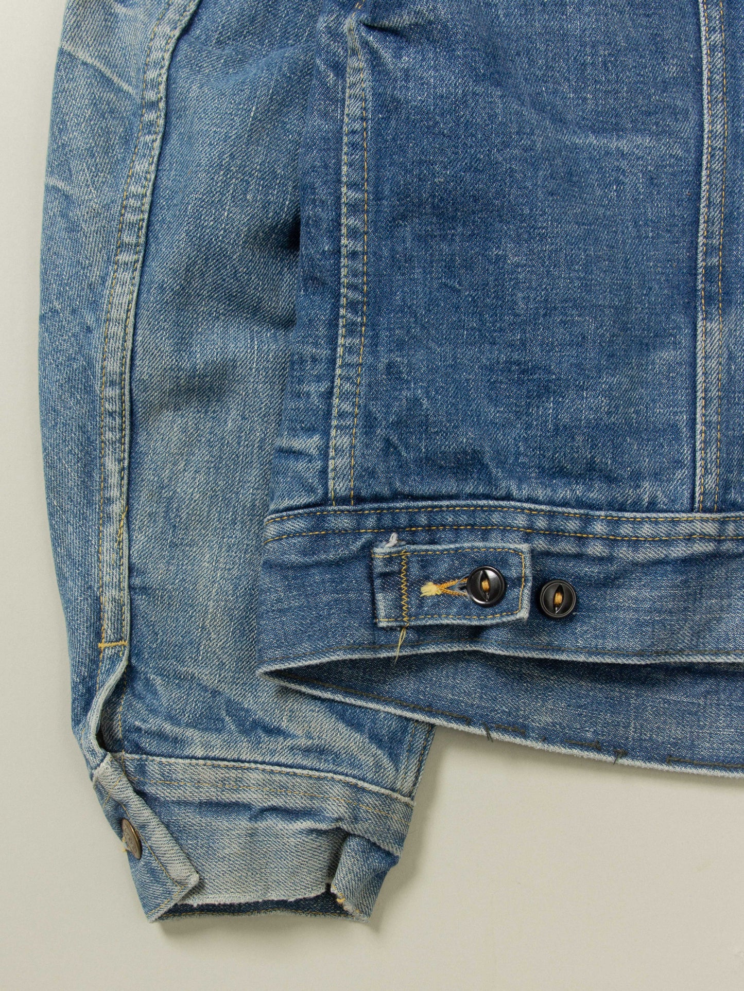 Vtg 1970s Cat-Eye Lee Storm Rider Lined Denim Jacket - Made in USA (L)
