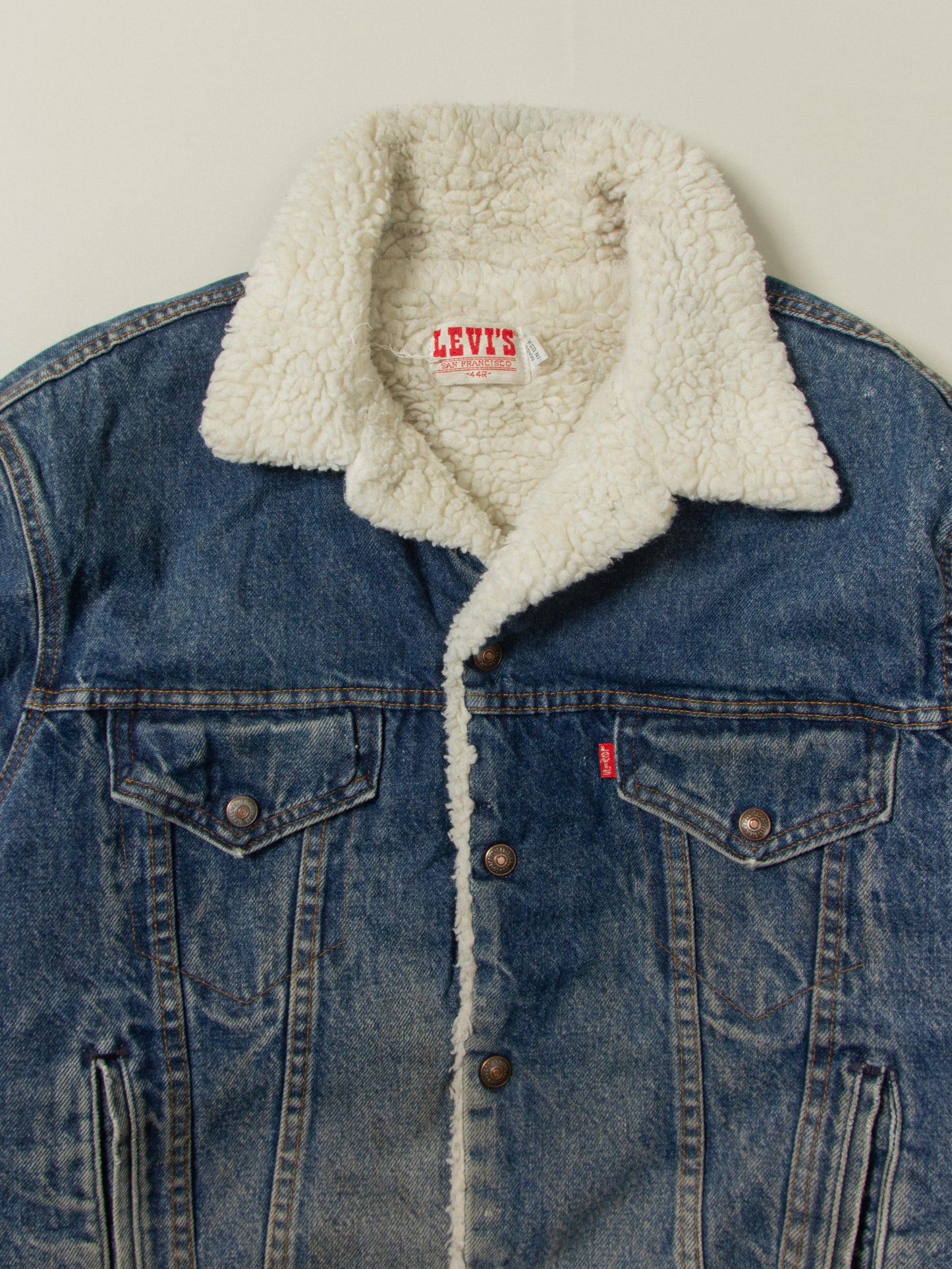 Vtg 1980s Levi's Sherpa Denim Jacket - Made in USA (L)