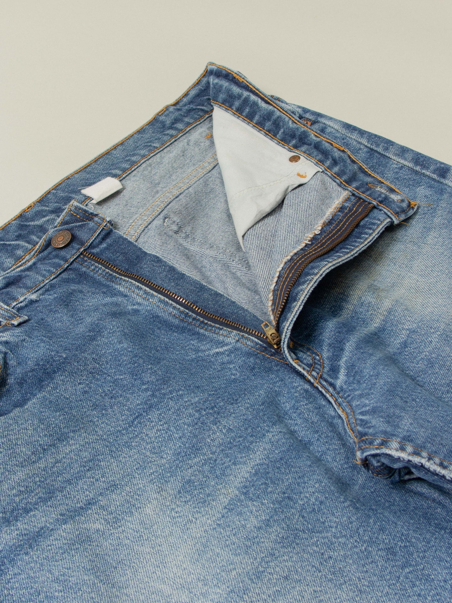 Vtg 1990s Orange Tab Levis 505 (38x31)