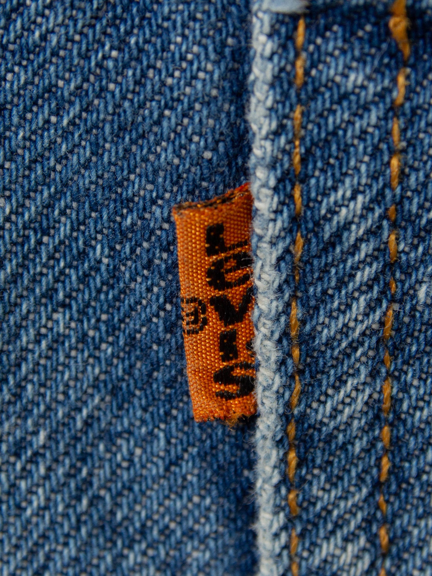 Vtg 1990s Orange Tab Levis 505 (38x31)