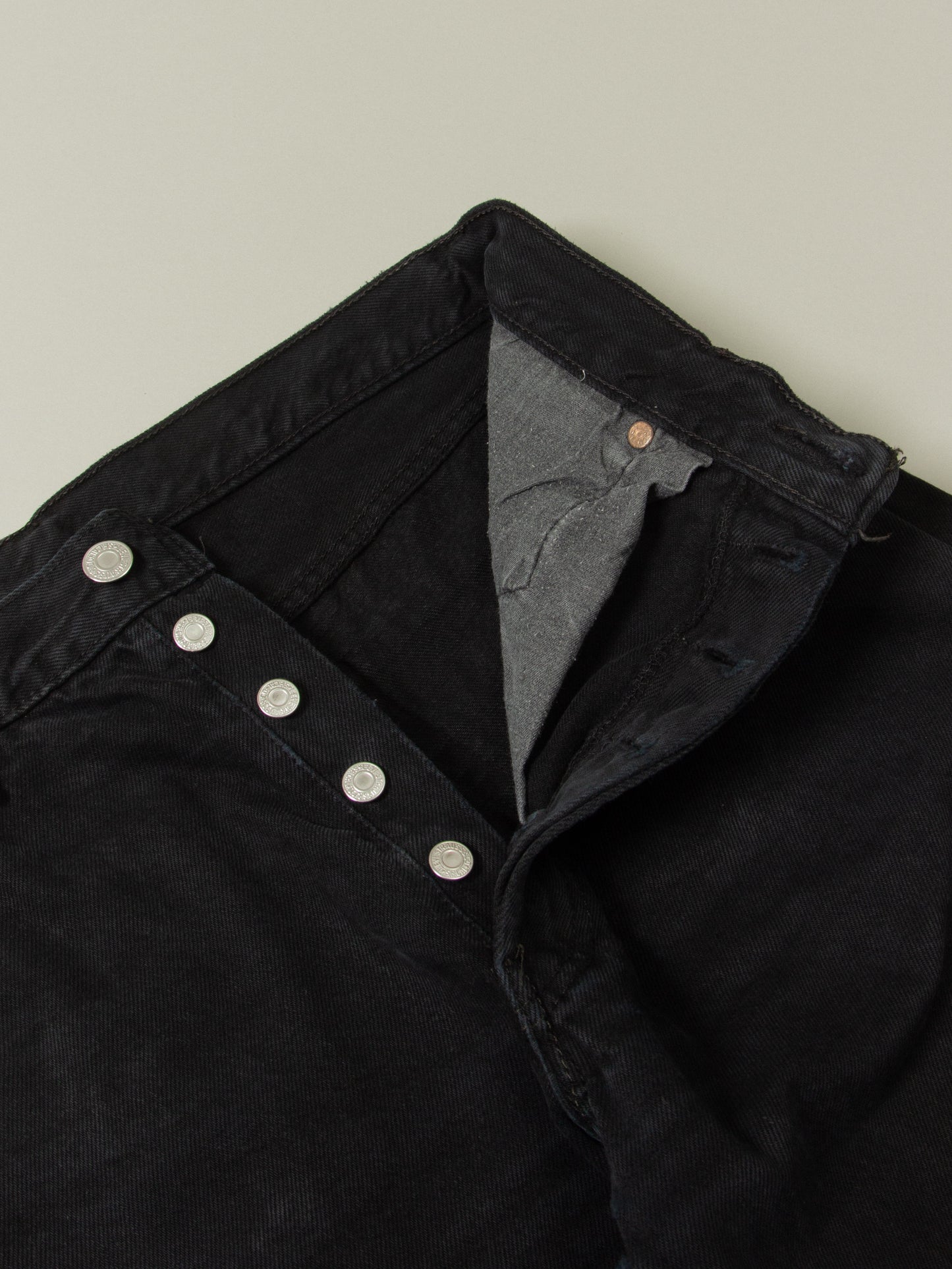 Vtg Early 2000s Black Levi's 501 (32x28)