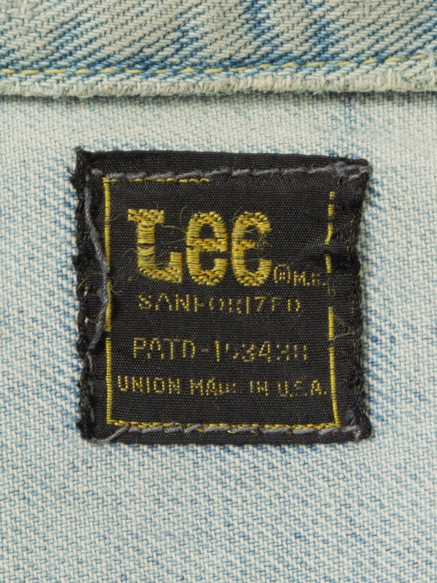 Vtg 1970s Patched Lee Cat-Eye Denim Jacket - Made in USA (L)