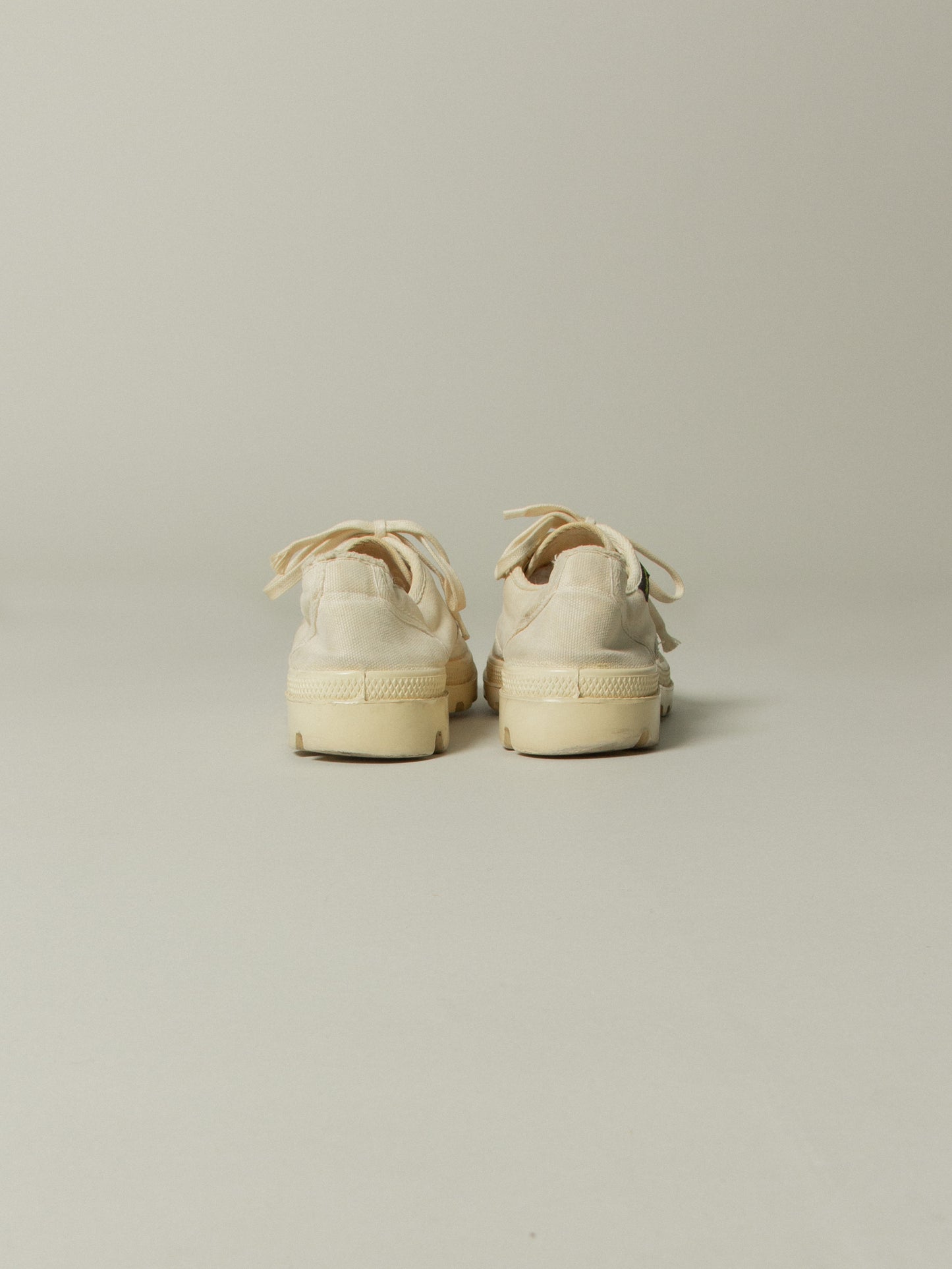 Vtg 1990s Ivory Low-Top Palladium - Made in France (EU39)