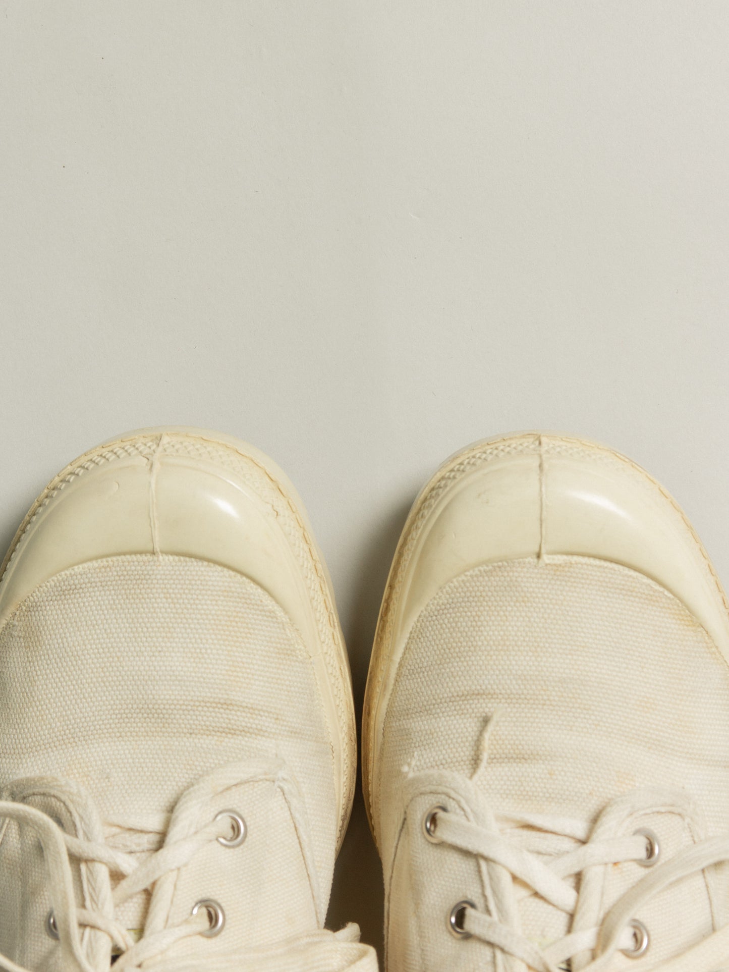 Vtg 1990s Ivory Low-Top Palladium - Made in France (EU39)