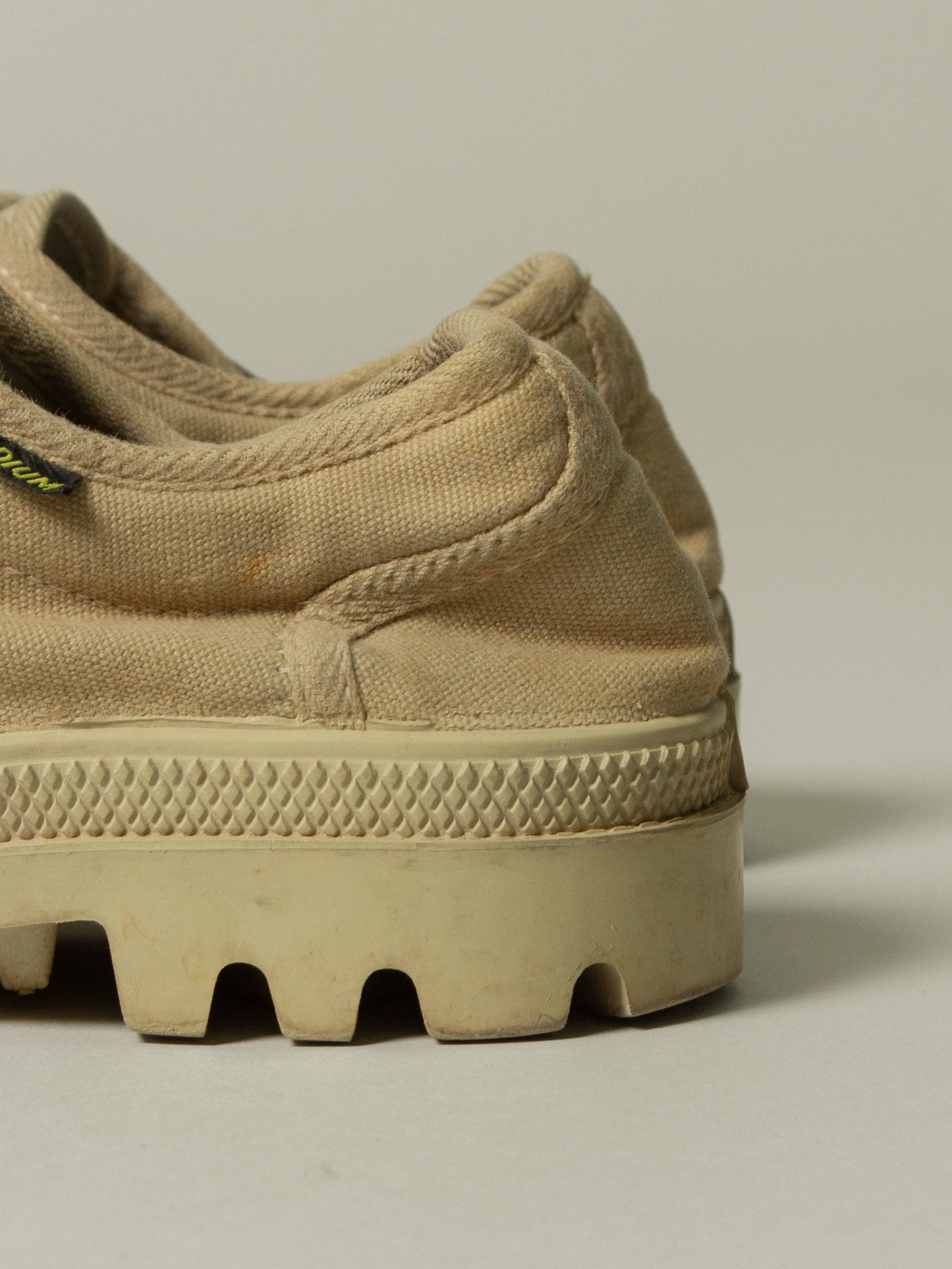 Vtg 1990s Khaki Low-Top Palladium - Made in France (EU38)