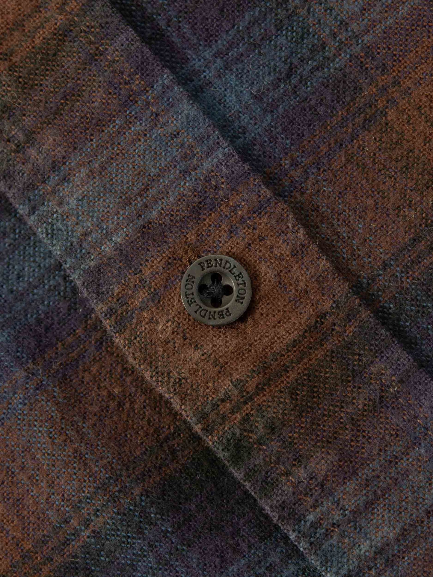 2000s Plaid Pendleton Flannel Shirt (L)