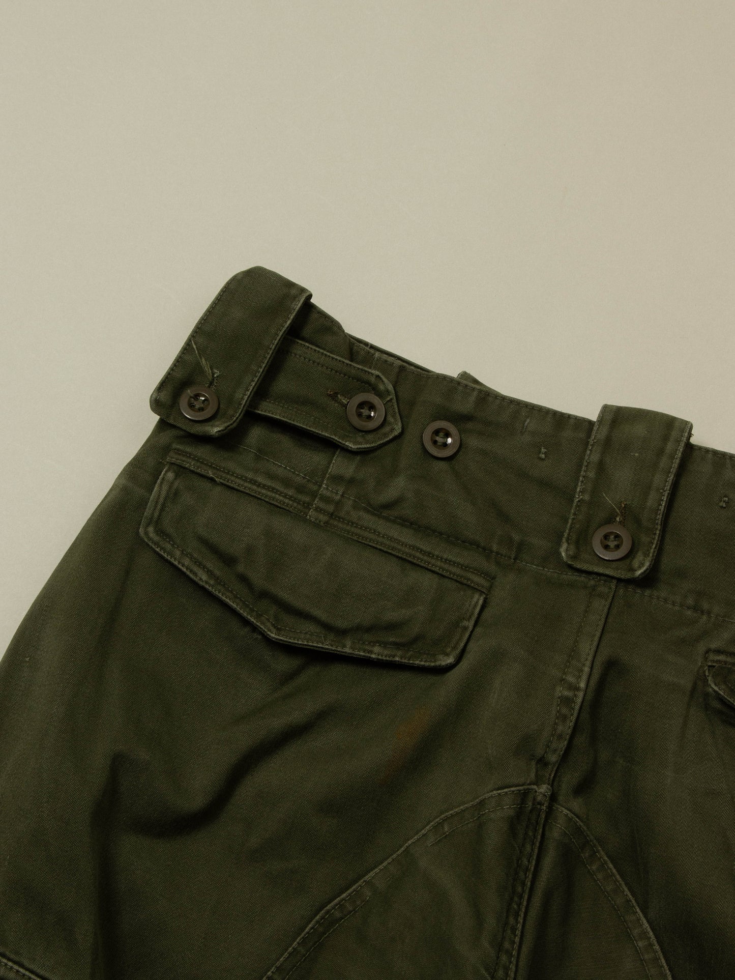 Vtg 1960s Army Cargo Shorts (32-34")