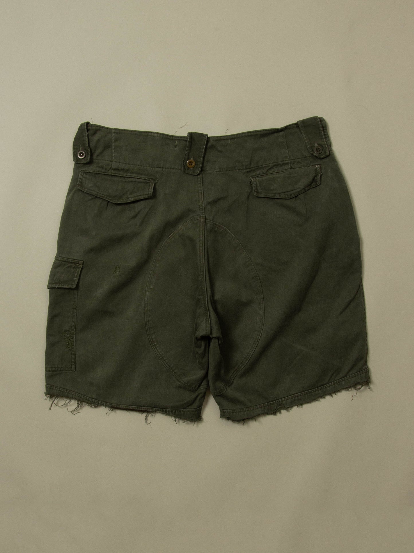 Vtg 1970s Army Cargo Shorts (42")