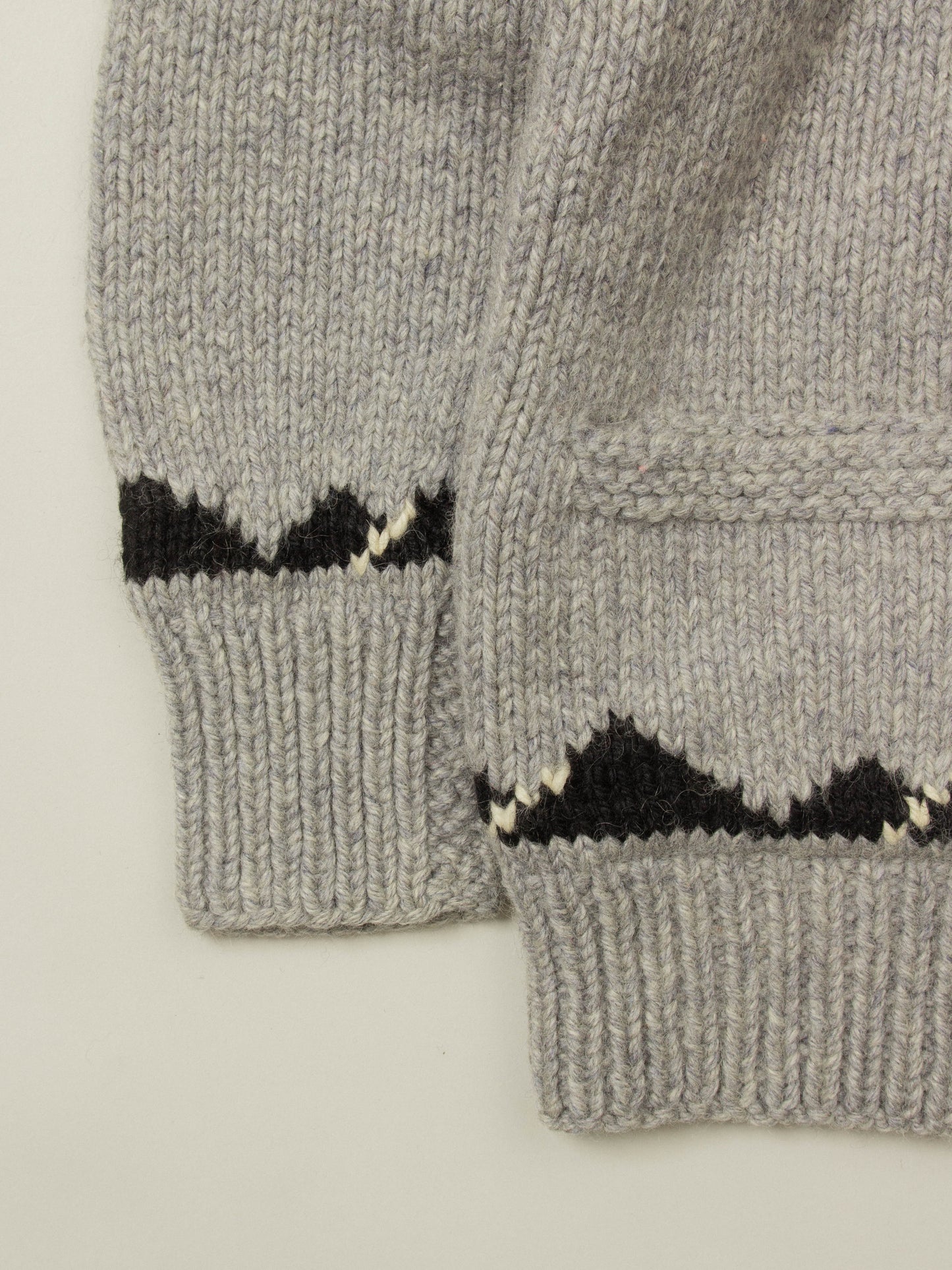 Vtg 1960s Cowichan Wool Sweater (M)