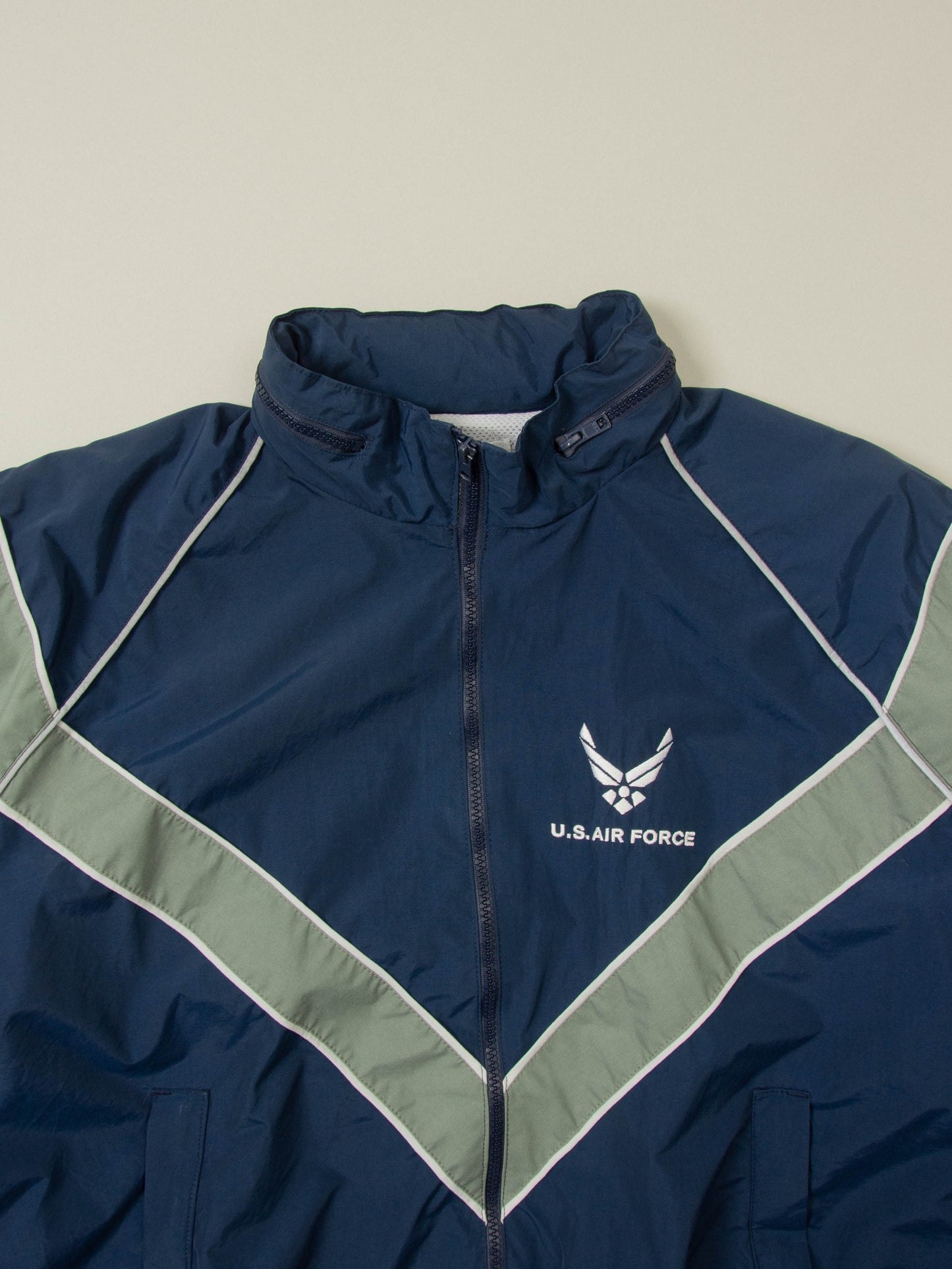 Vtg US Air Force Physical Training Reflective Windbreaker Jacket