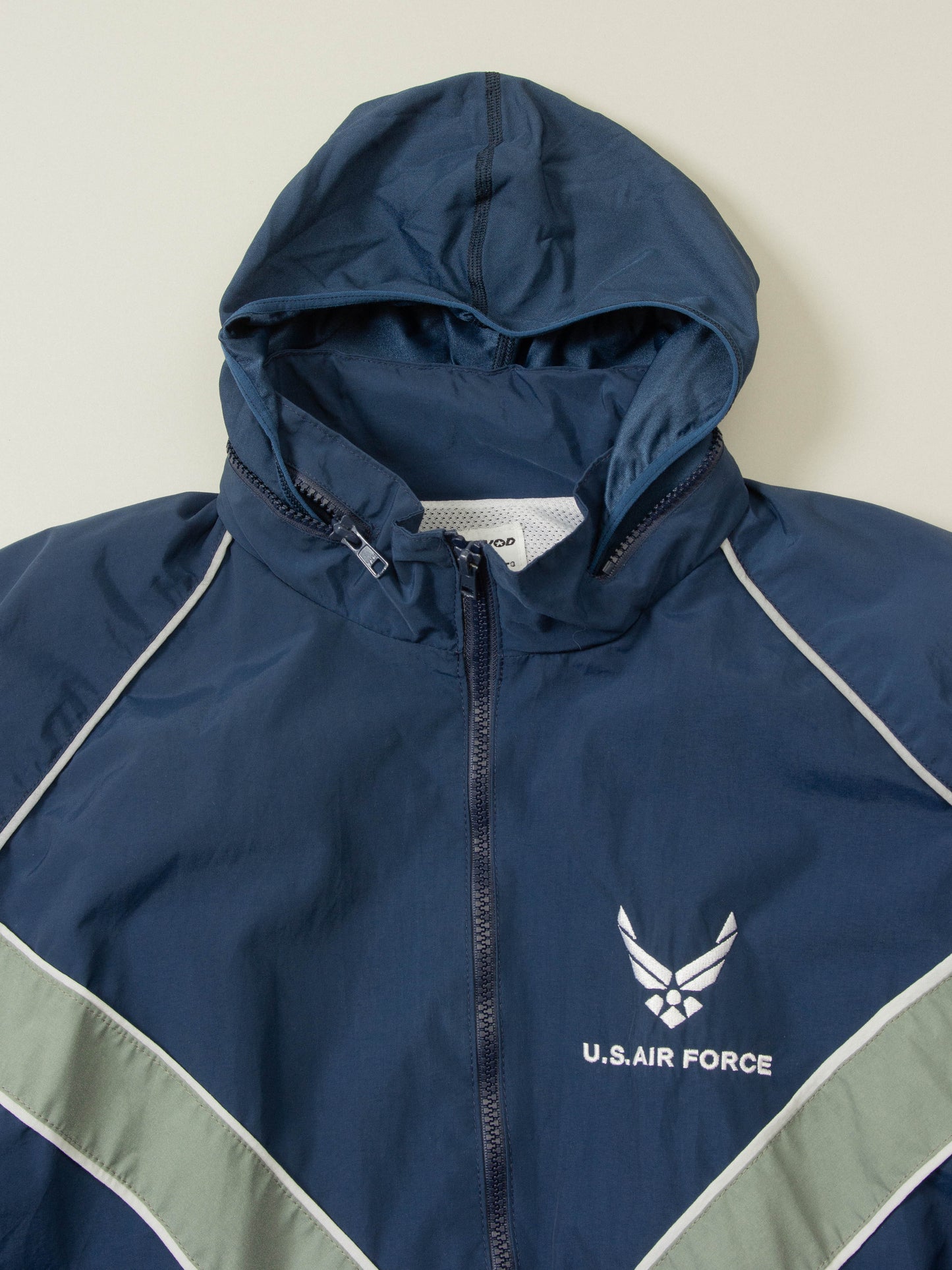 Vtg US Air Force Physical Training Reflective Windbreaker Jacket