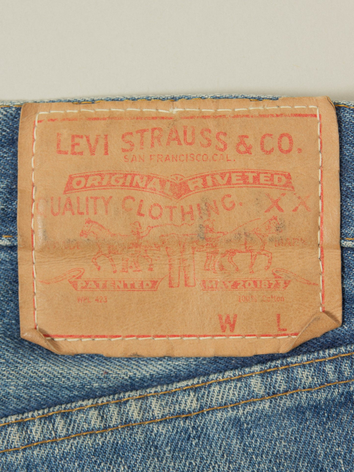 Vtg Selvedge Levi's 505 Jeans - Made in USA (32x31)