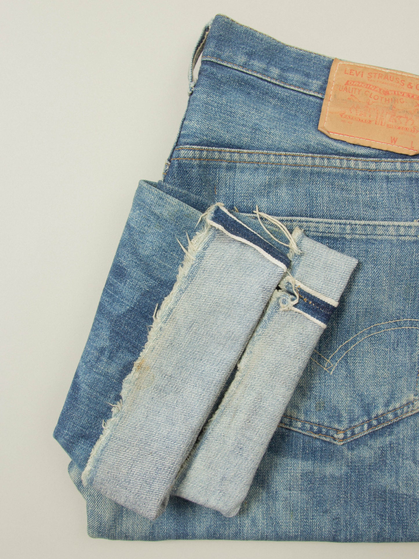 Vtg Selvedge Levi's 505 Jeans - Made in USA (32x31)