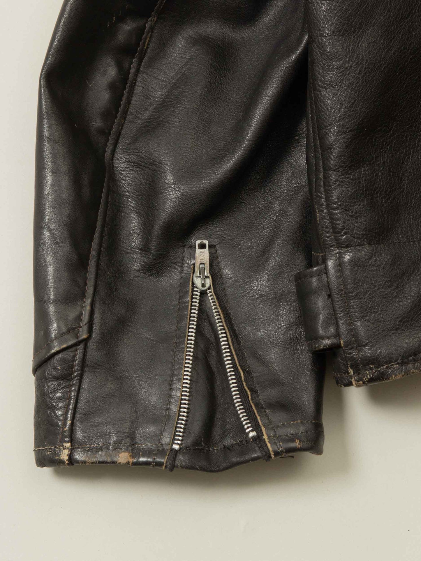 Vtg 1960s Brimaco D Pocket Leather Jacket - Made in Canada (M)