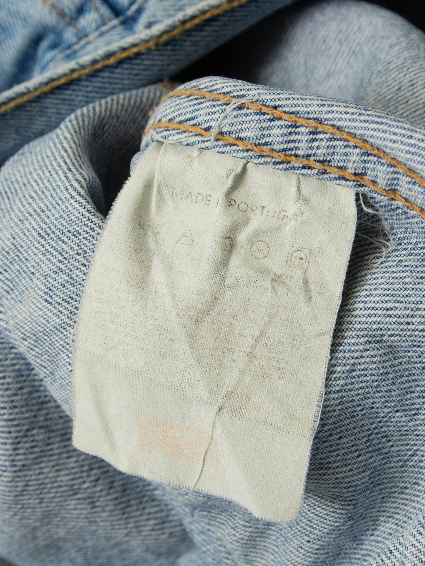 Vtg 1990s Levi's Denim Jacket (XL)