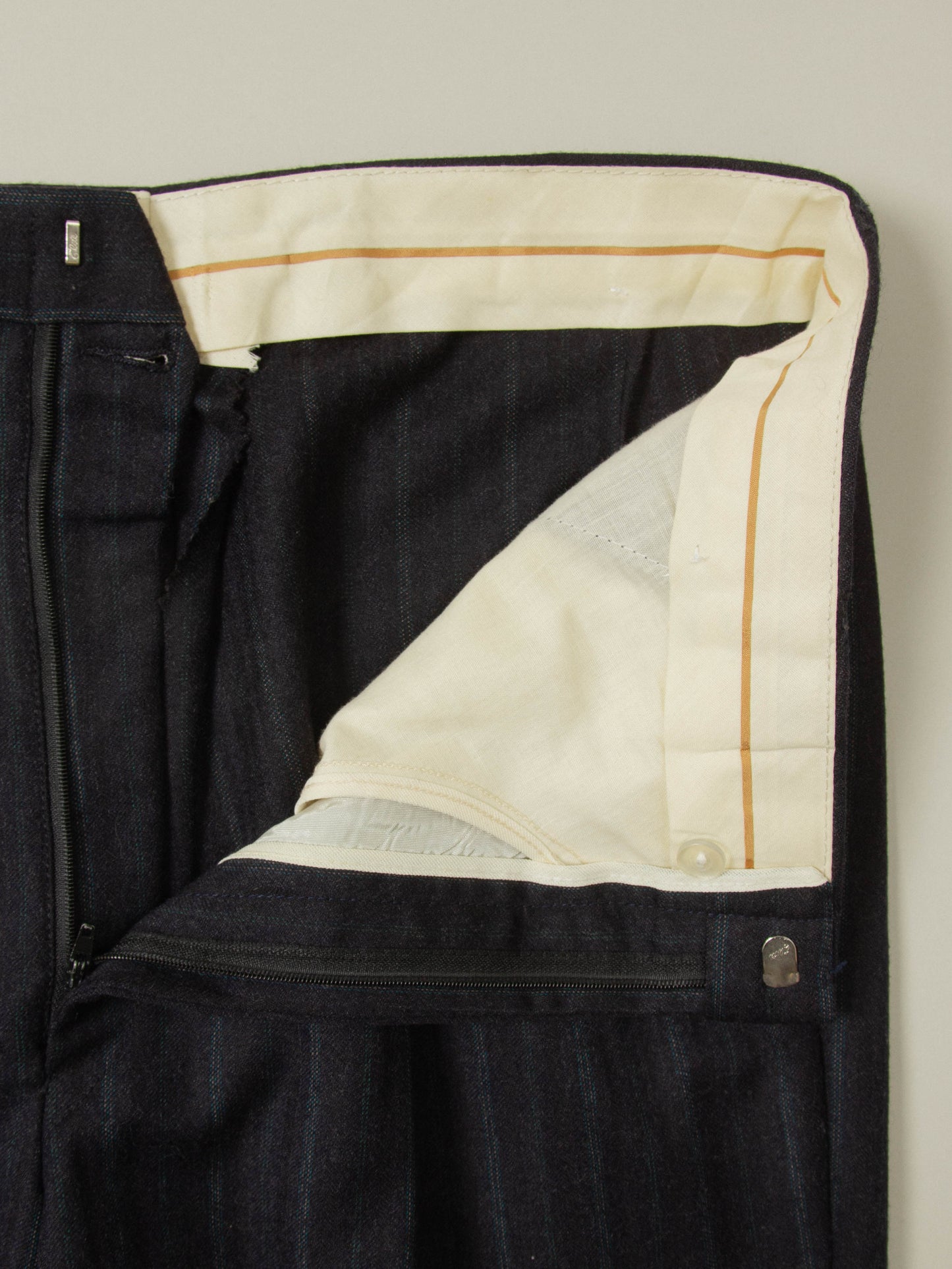 Vtg Pinstriped Pleated Wool Dress Trousers (34x32)