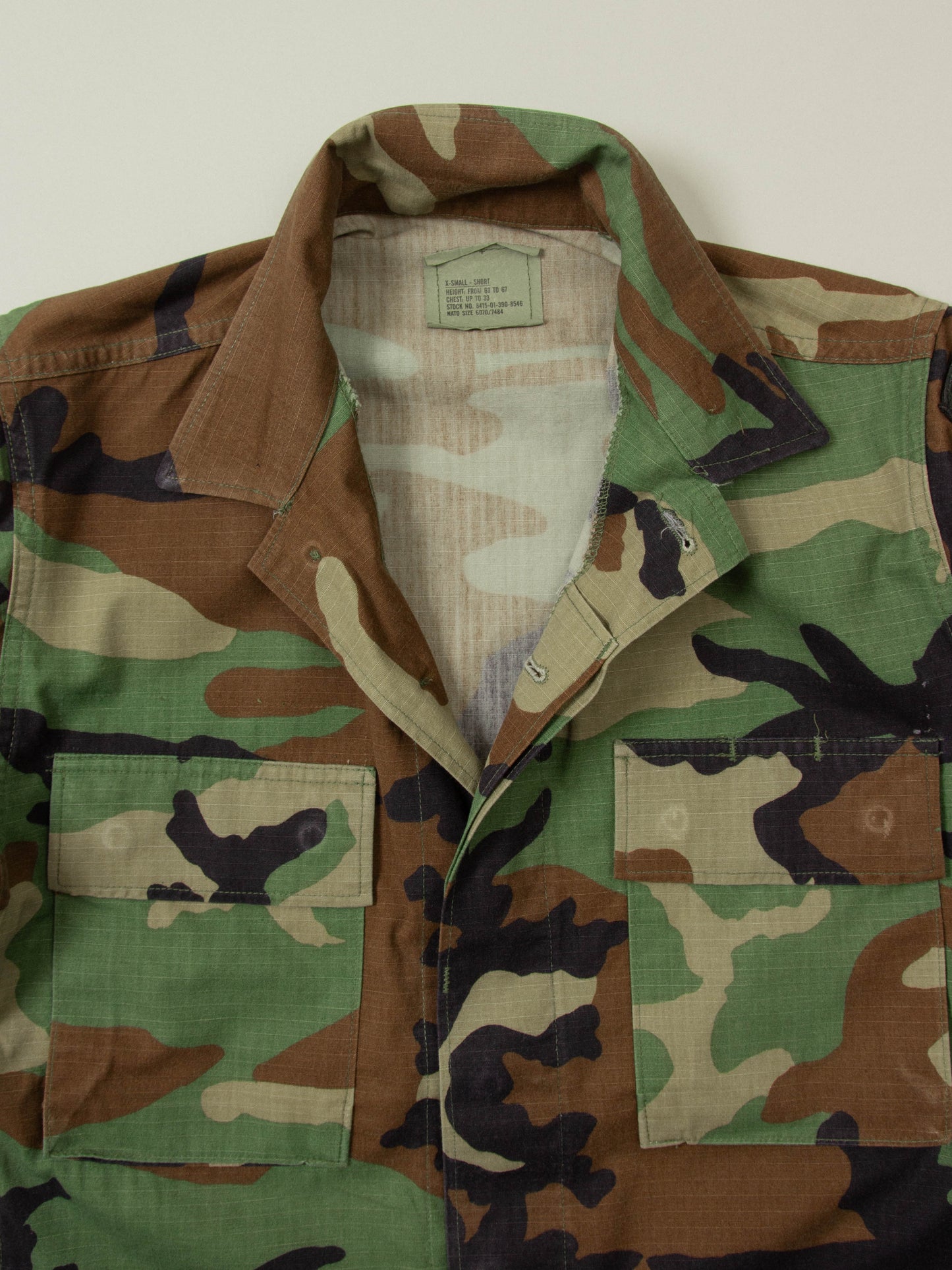 Vtg 1990s US Army Woodland Camo Jacket (XS)
