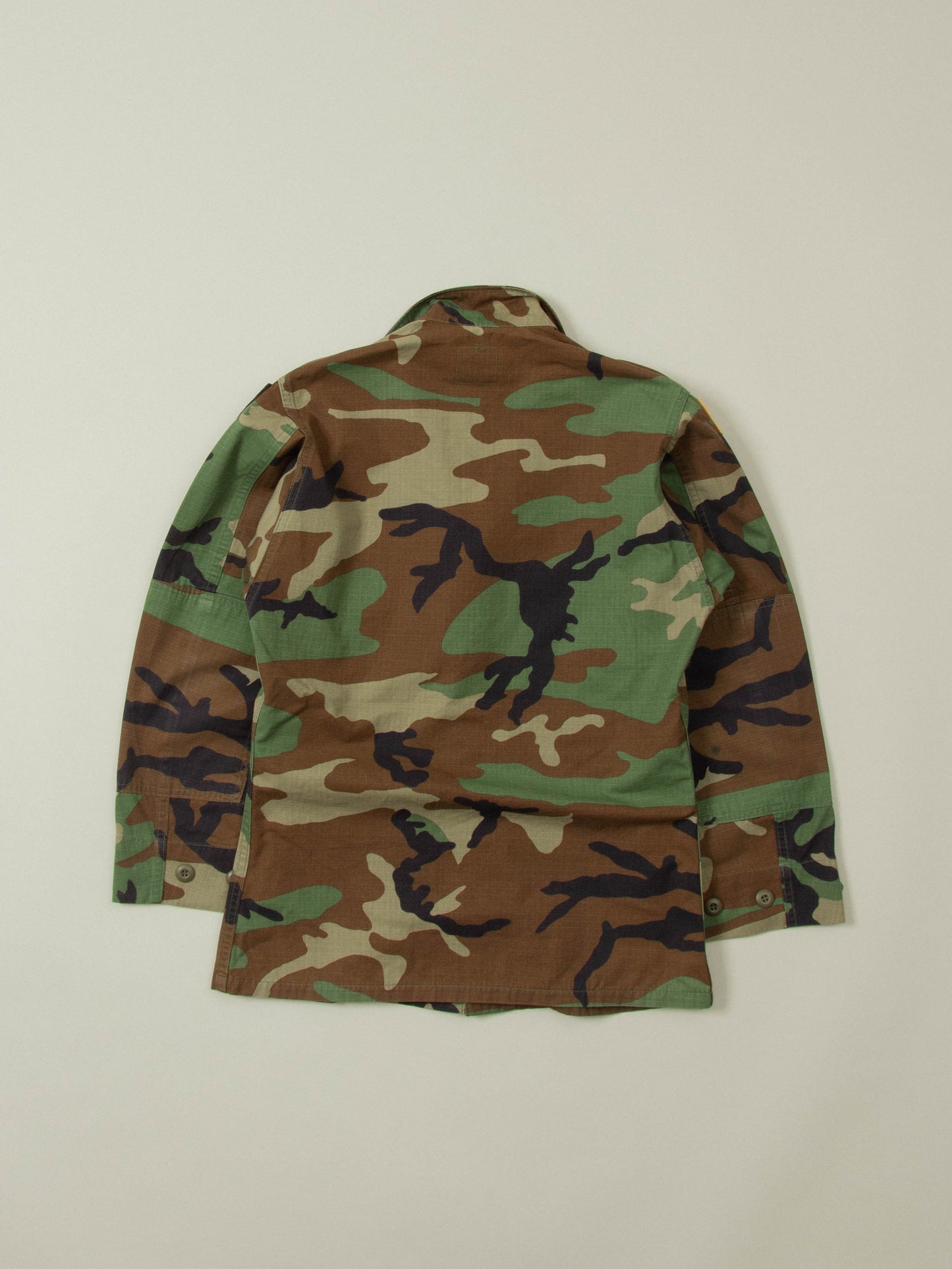 Vtg 1990s US Army Woodland Camo Jacket (XS)