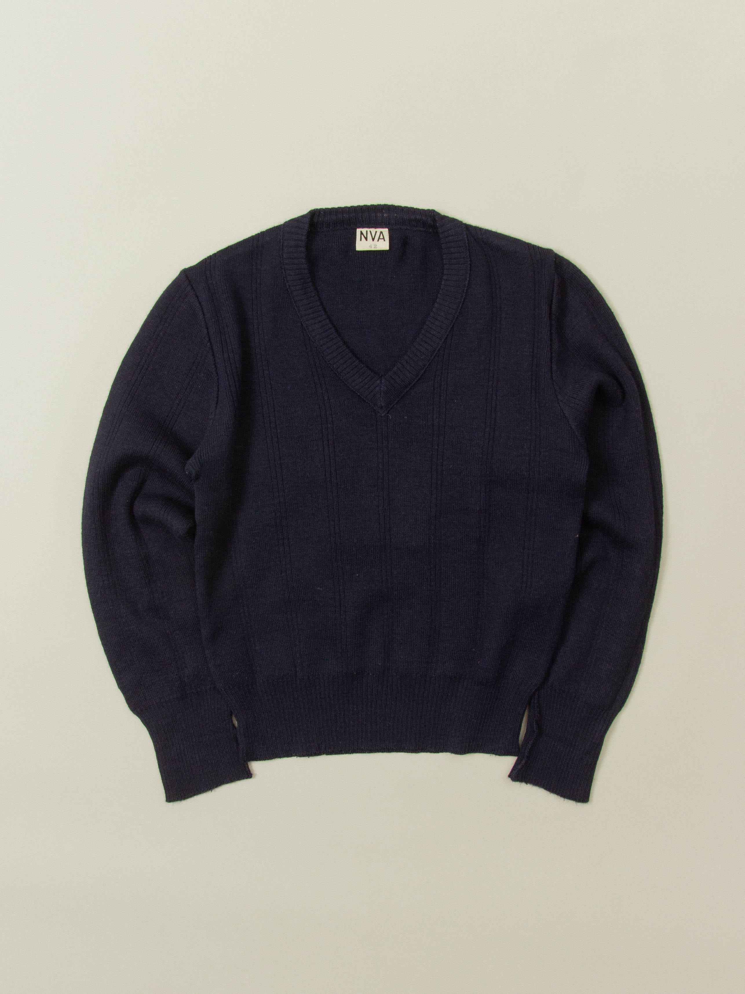 Vtg 1980s Navy V-Neck Army Wool Sweater – Broadway & Sons