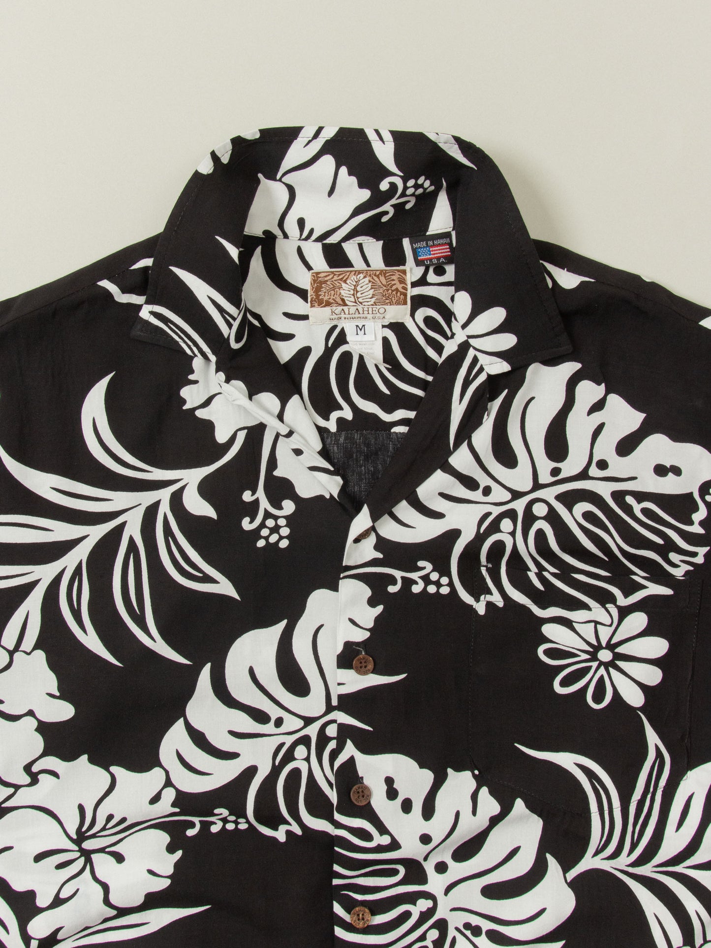 Vtg 1990s Hawaiian Shirt - Made in USA (M)