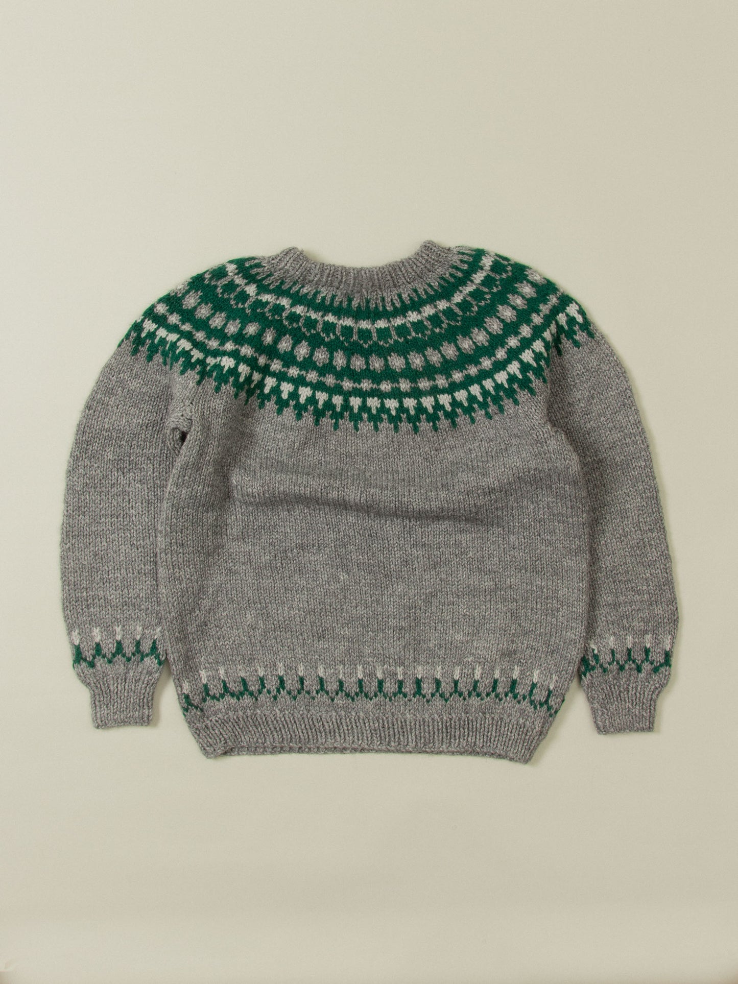Vtg Women's Hand-Knitted Wool Sweater (L)
