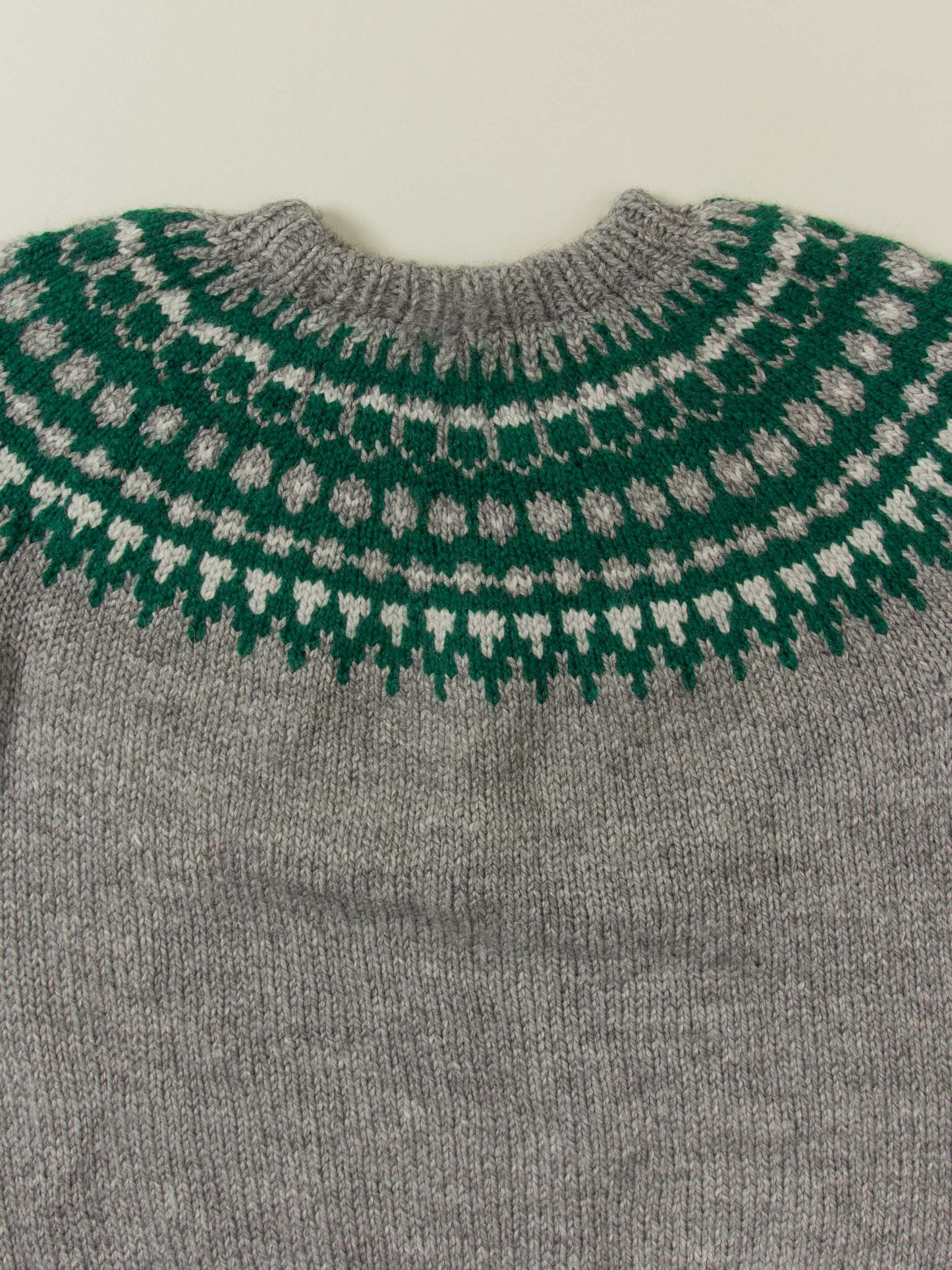 Vtg Women's Hand-Knitted Wool Sweater (L)