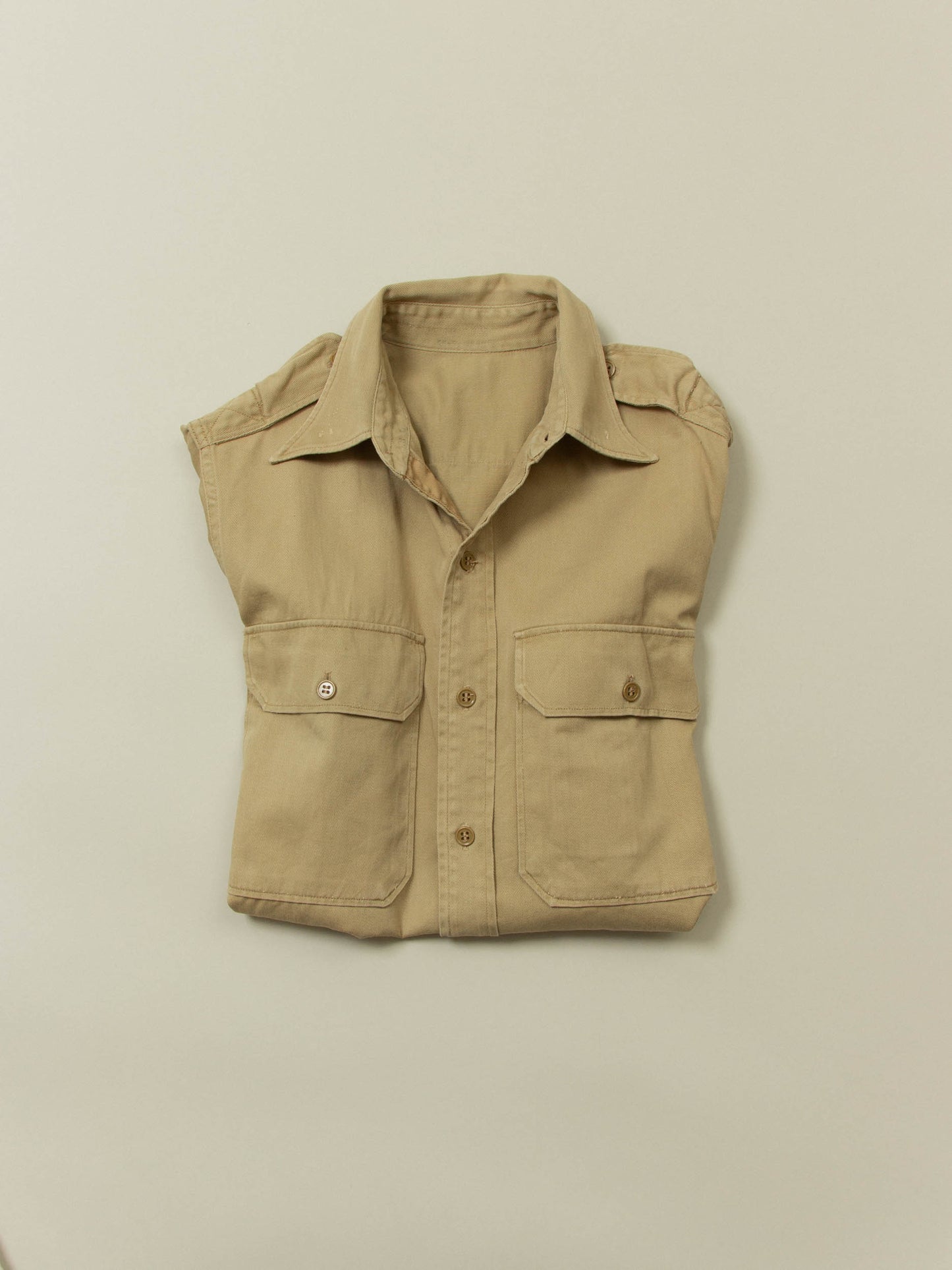 Vtg 1960s US Army Short Sleeve Officer Shirt (S/M)