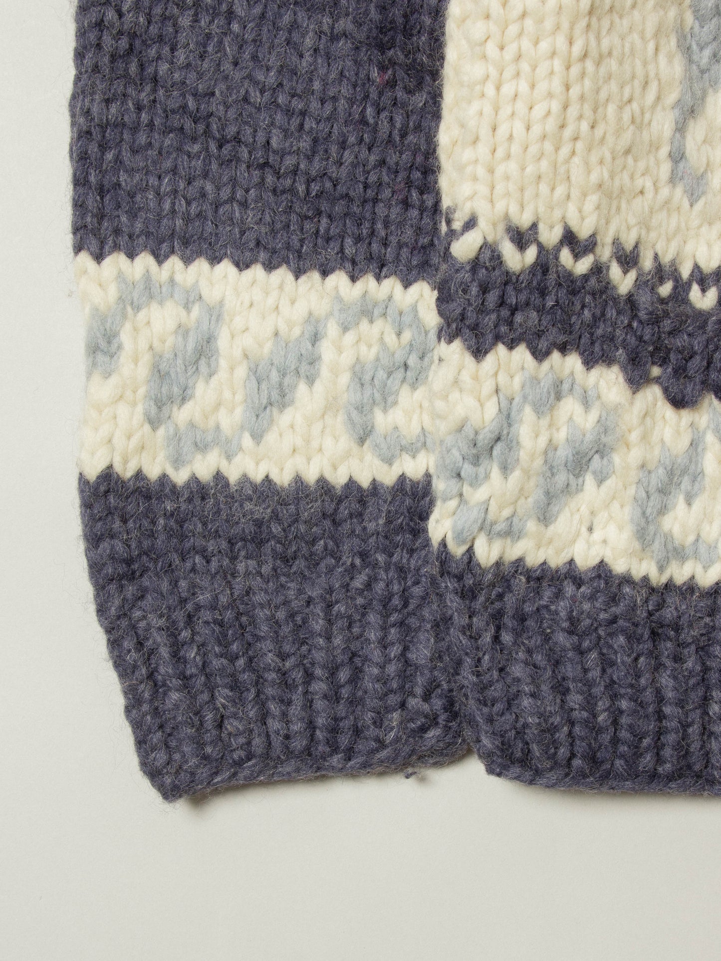 Vtg 1980s Heavy Cowichan Wool Sweater - Made in Canada (M)