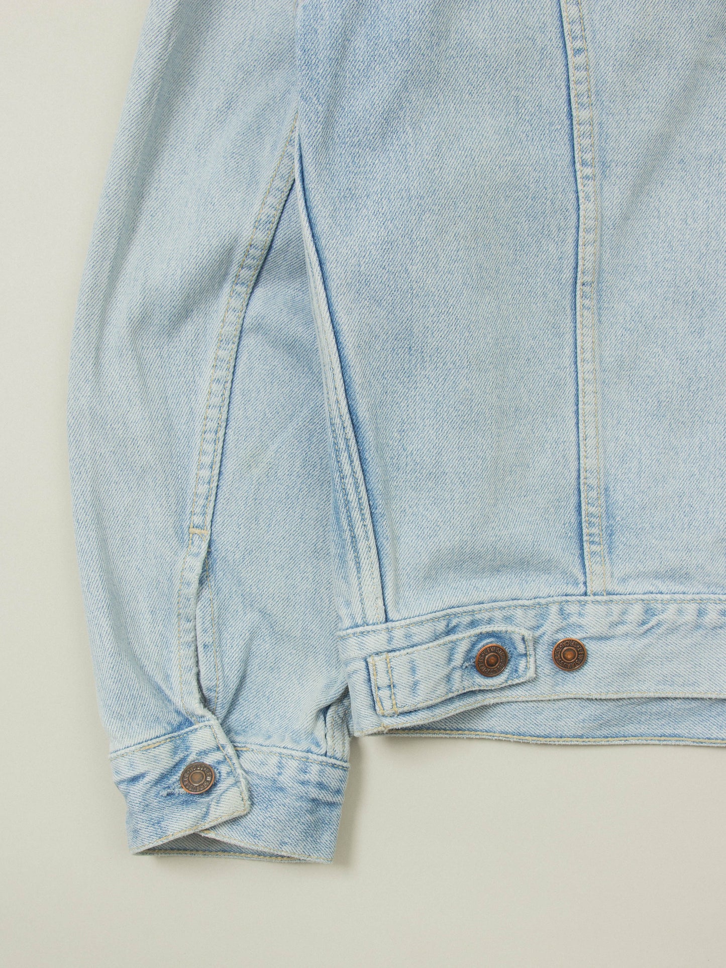 Vtg 1990s Levi's Denim Jacket (L)