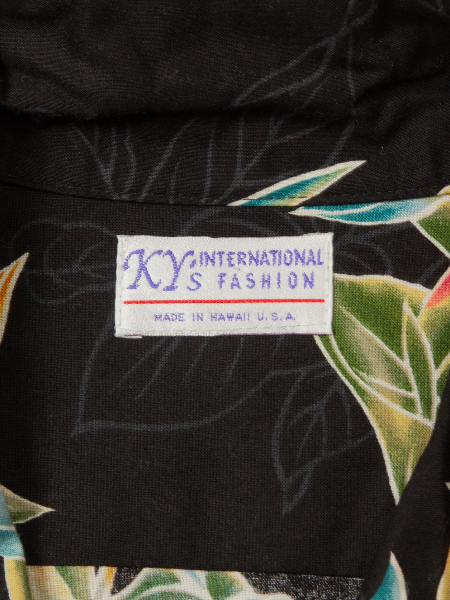 Vtg 1990s Hawaiian Shirt - Made in Hawaii (M)