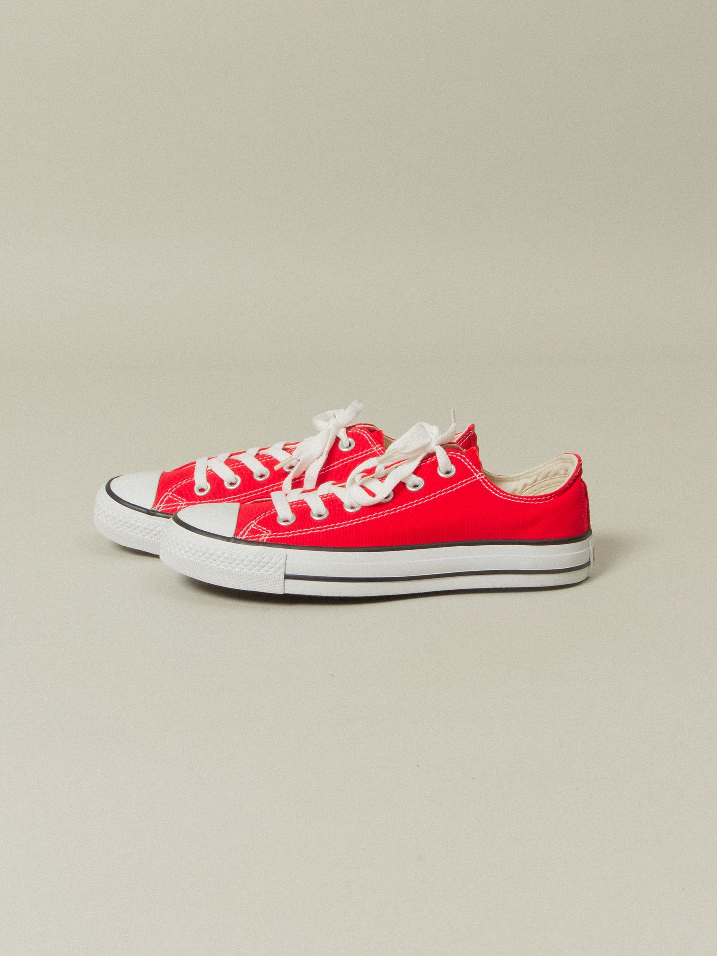 NOS Early 2000s Converse All Star Low-Top - Red