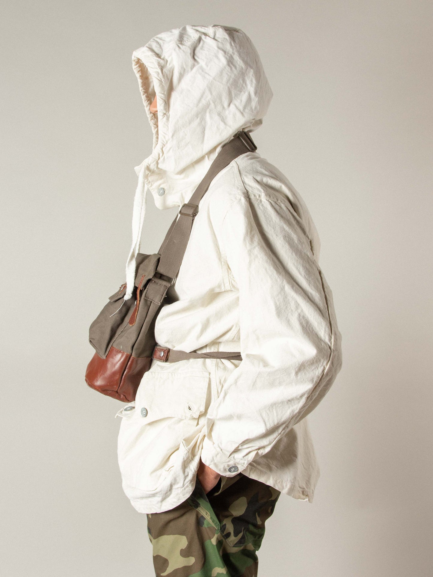 Vtg WW2 Swedish Army Gas Mask Bag