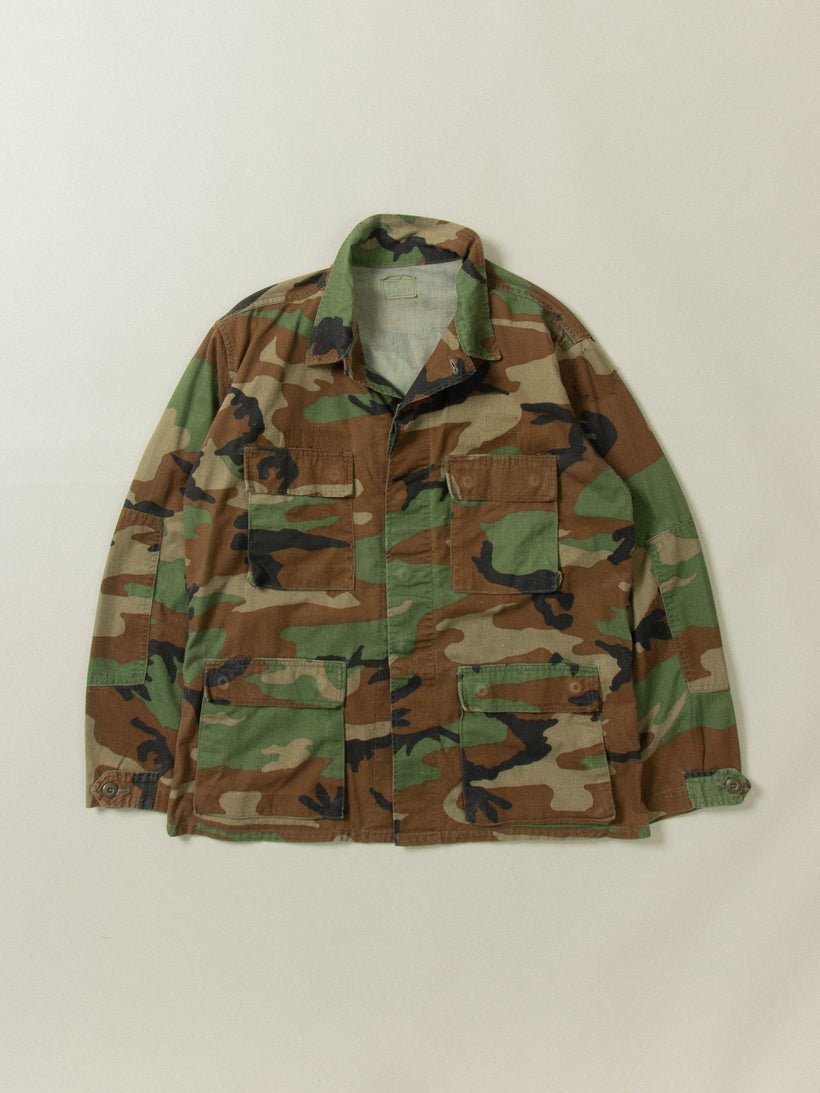Vtg 1980s US Army Woodland Camo Jacket (M)