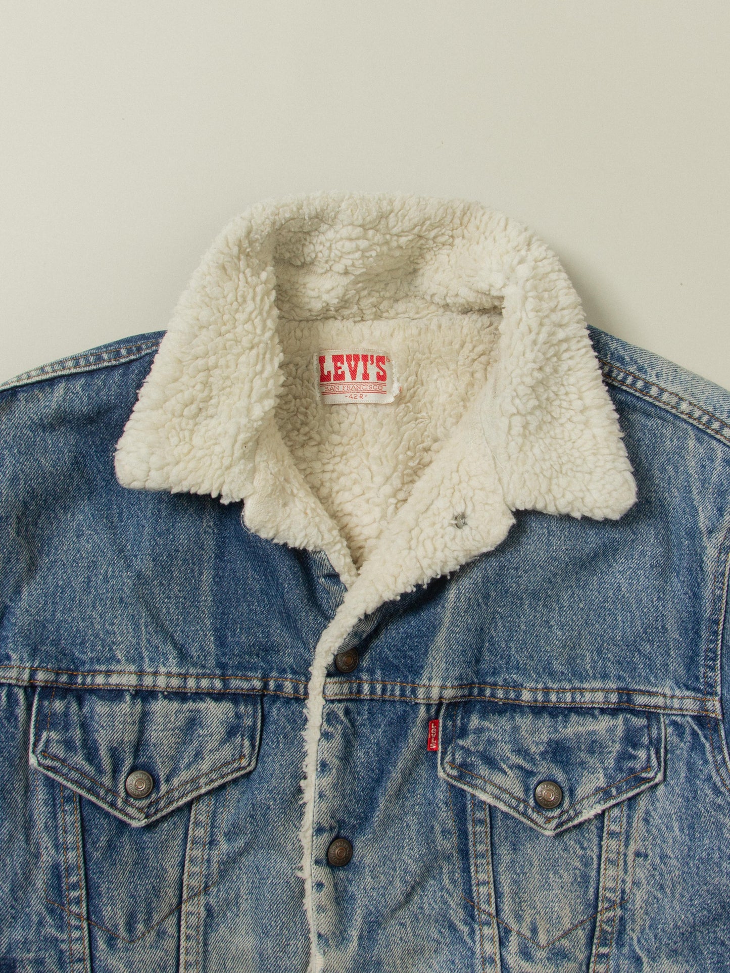 Vtg 1980s Levi's Sherpa Denim Jacket - Made in USA (L)