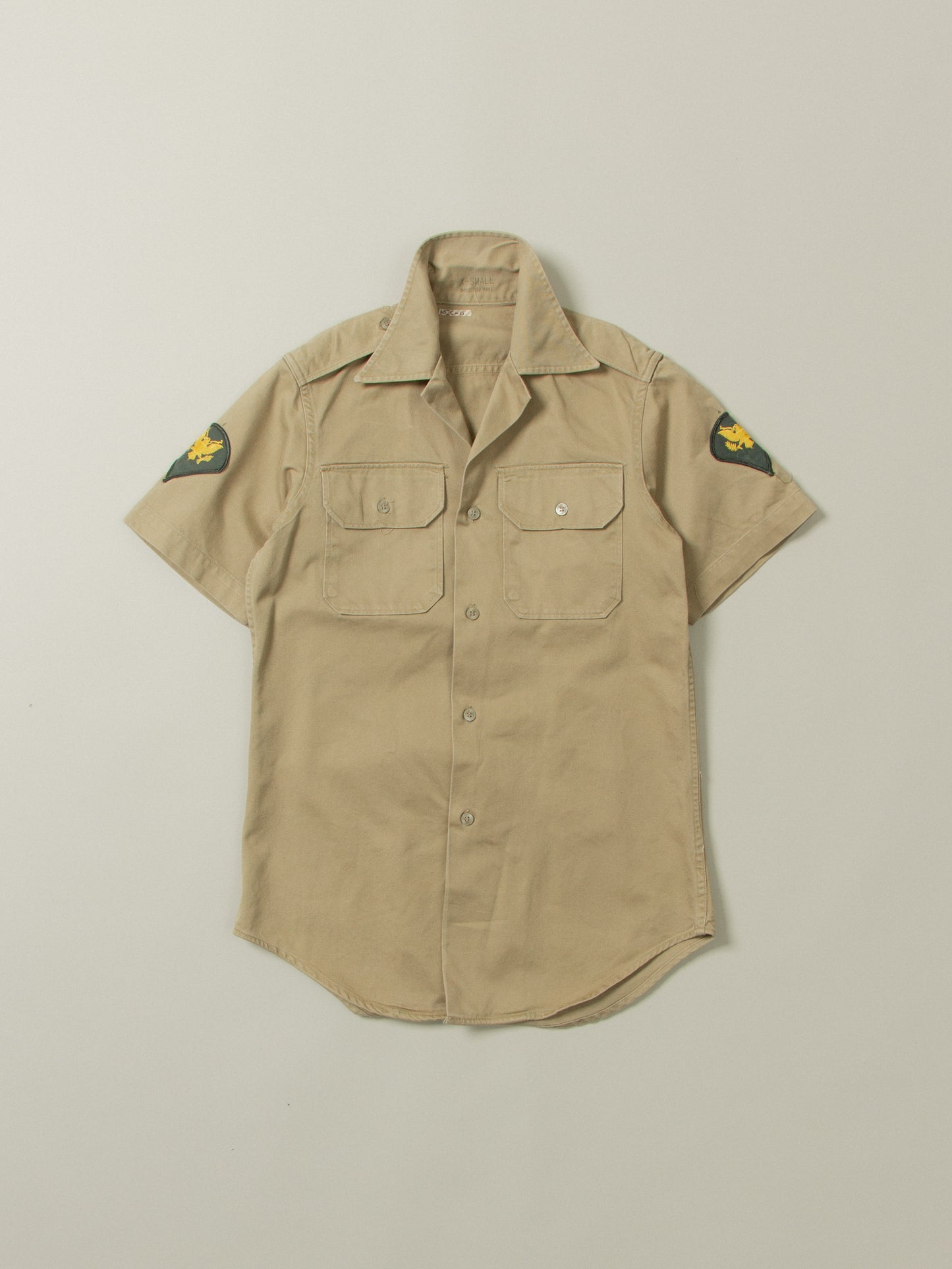 Vtg 1950s US Army Camp Collar Shirt (XS)