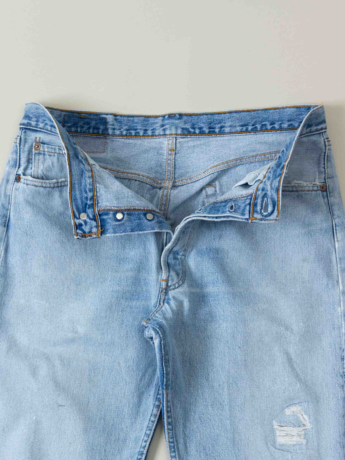 Vtg 1990s Levi's 501 Jeans – Made in USA (34x32)