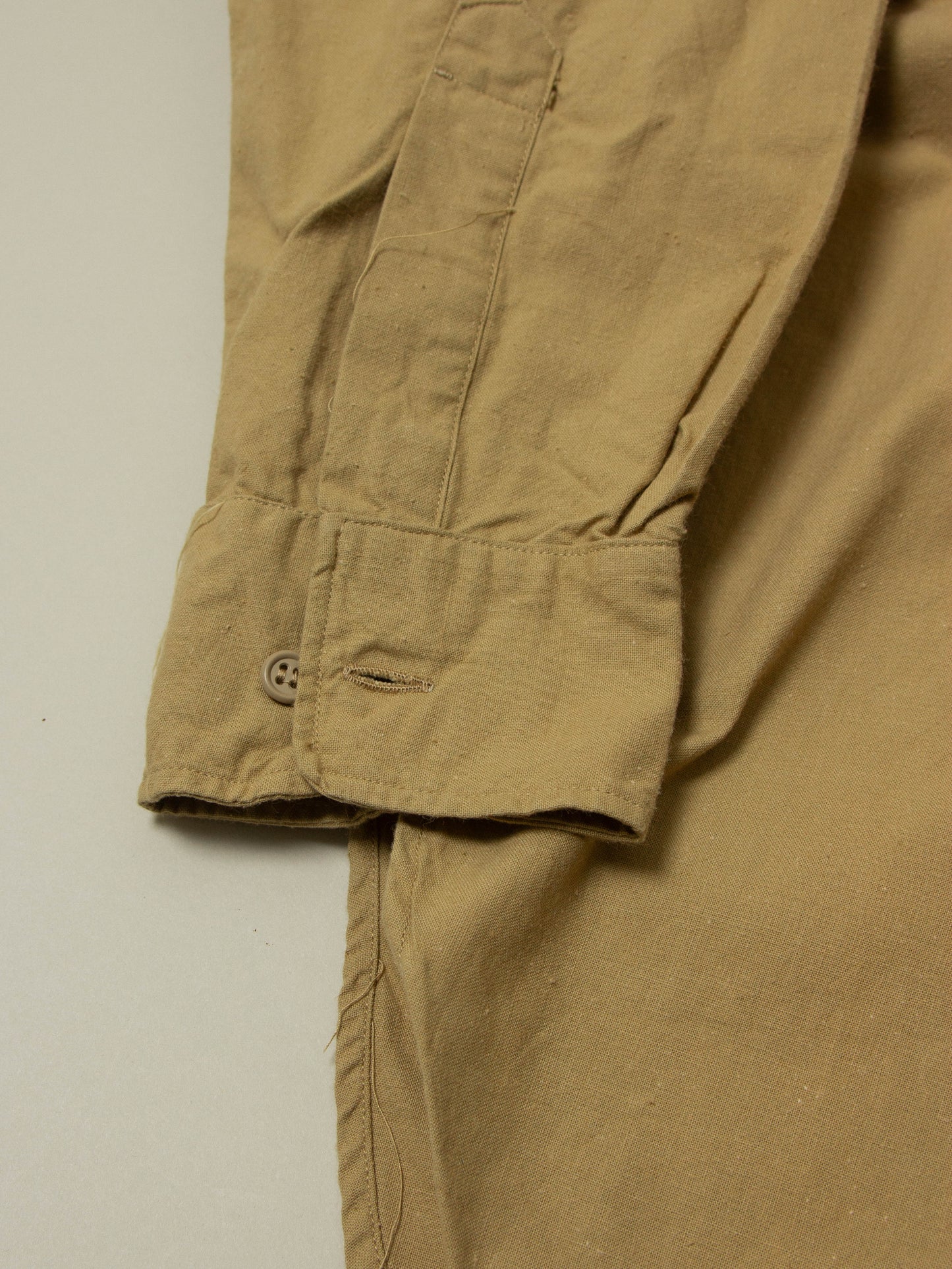 Vtg 1950s French Army Khaki Shirt (M)