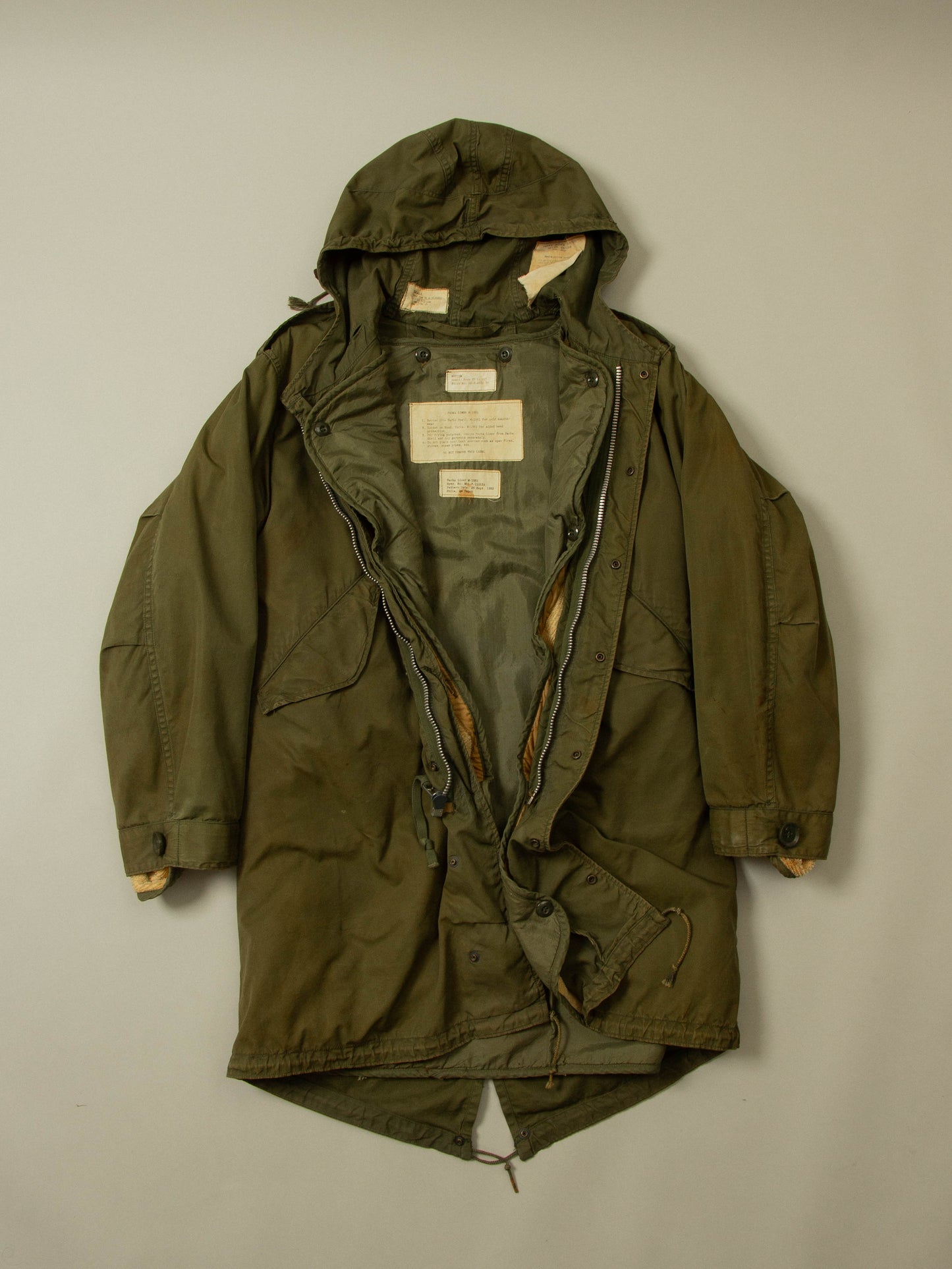 Vtg 1950s US Army M-51 Fishtail Parka w/ Liner (S/M)