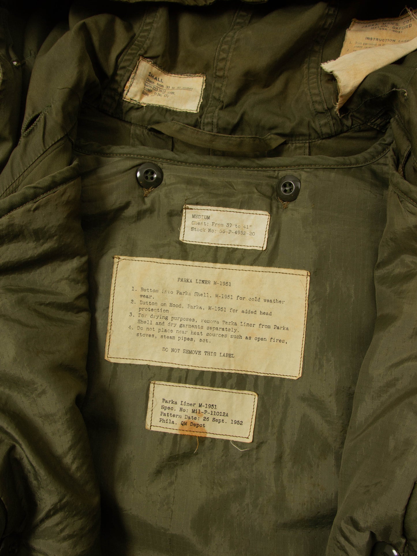 Vtg 1950s US Army M-51 Fishtail Parka w/ Liner (S/M)
