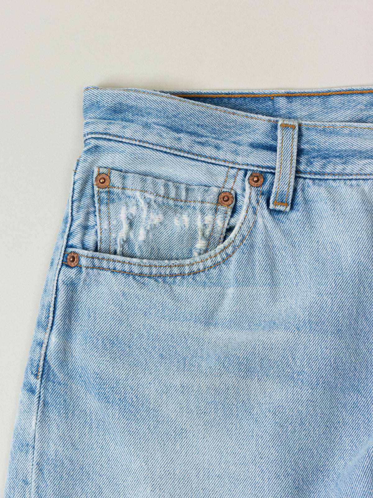 Vtg 1990s Levi's 501 Patched Jeans – Made in USA (32x32)