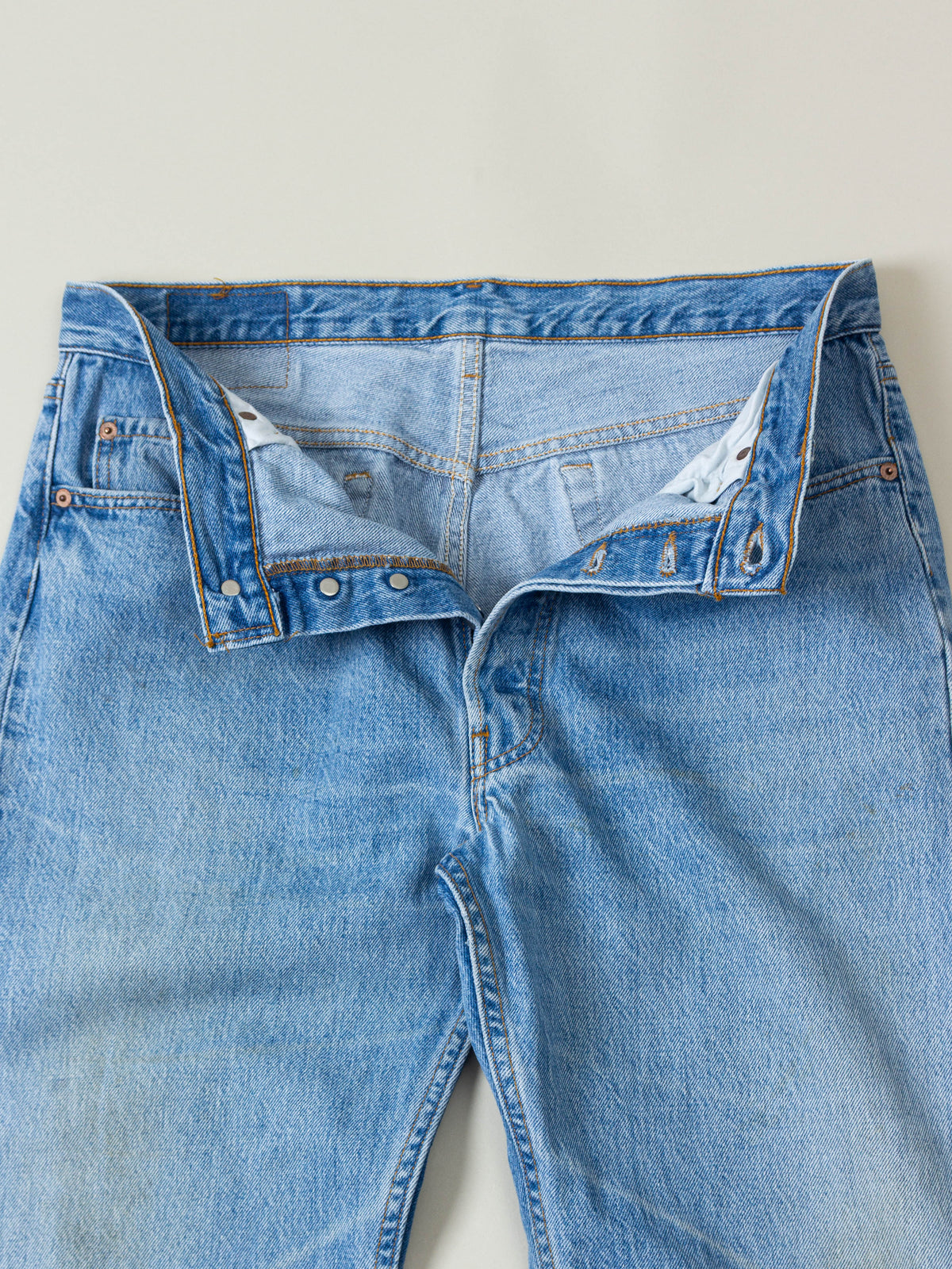 Vtg 1990s Levi's 501 Jeans – Made in USA (34x30)
