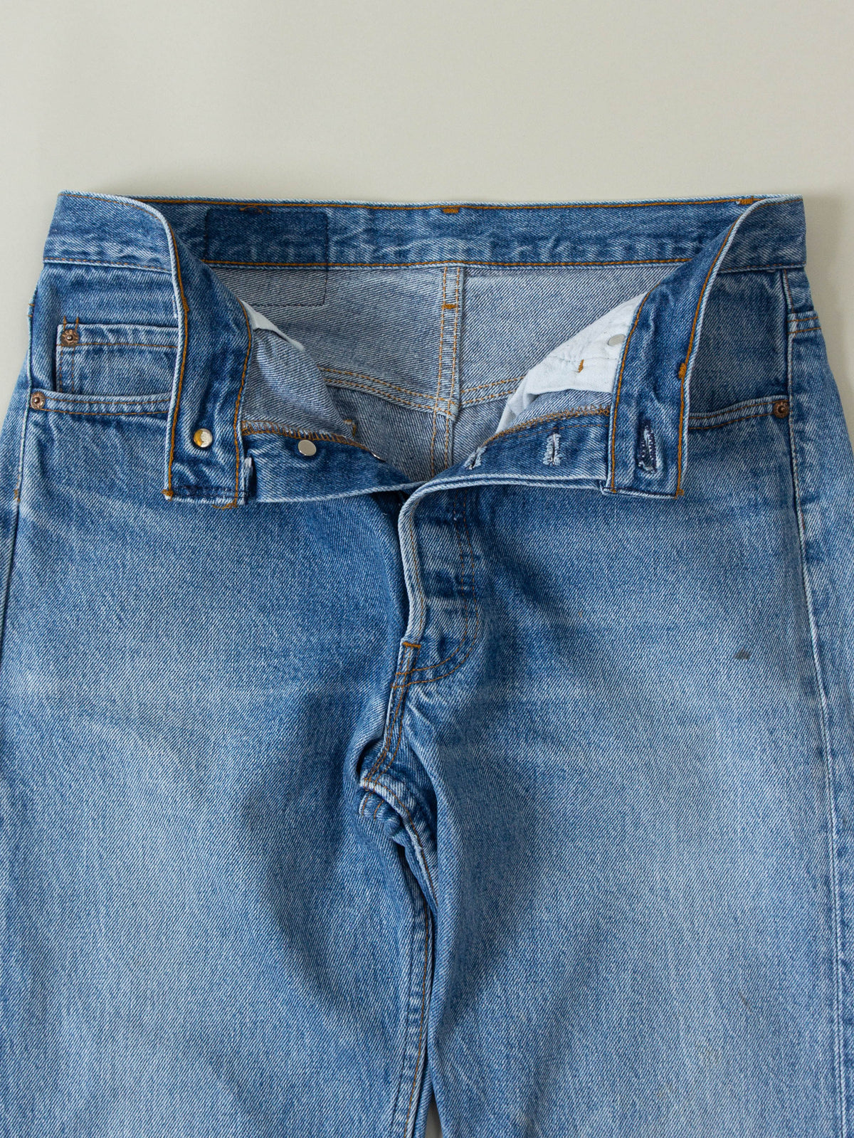Vtg 1980s Levi's 501 Jeans/Shorts – Made in USA (32x26)