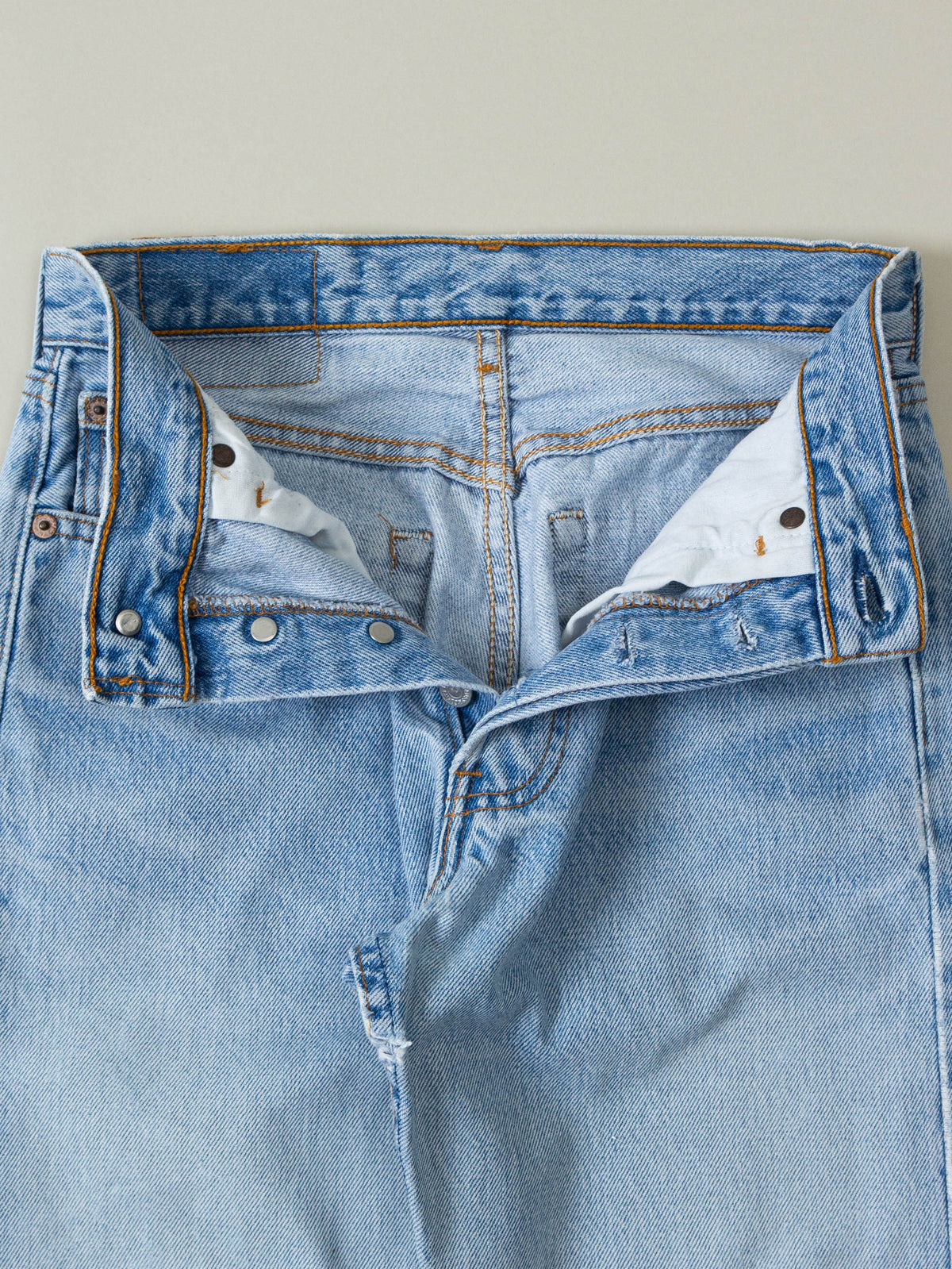 Vtg 1990s Levi's 501 Women's Jeans - Made in USA (26x32)