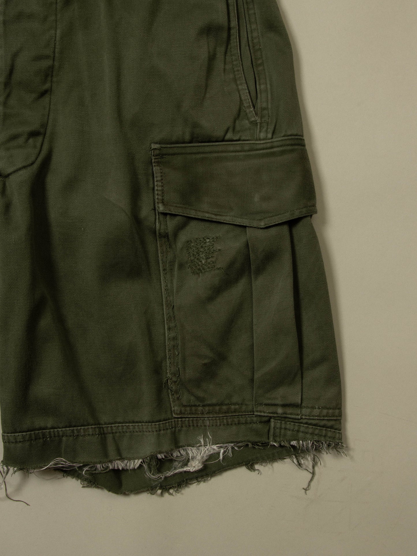 Vtg 1970s Army Cargo Shorts (30-32")