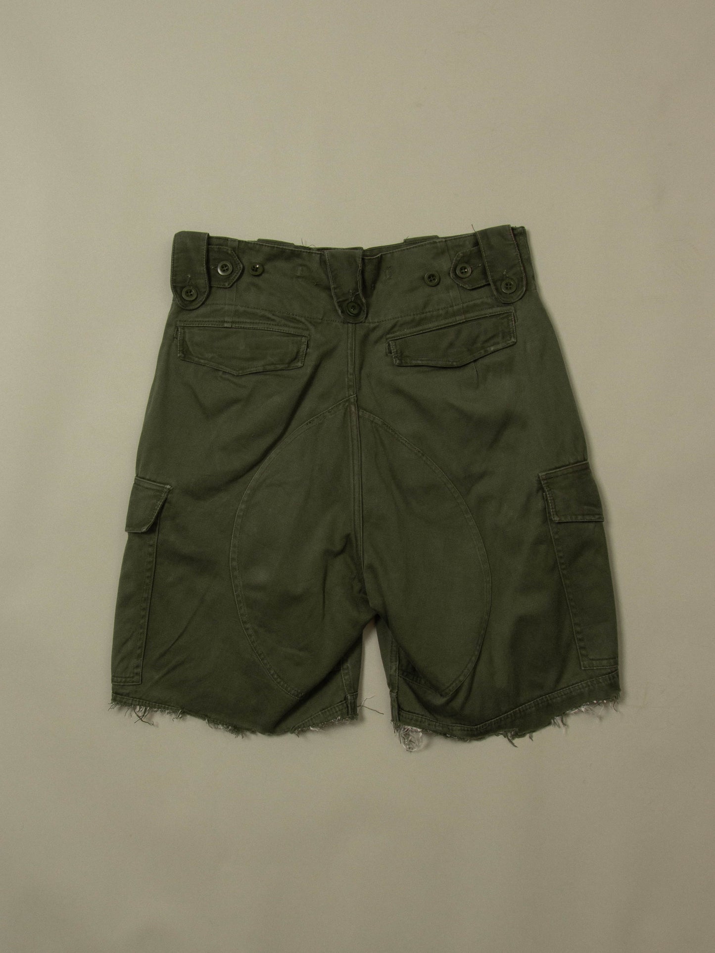Vtg 1970s Army Cargo Shorts (30-32")